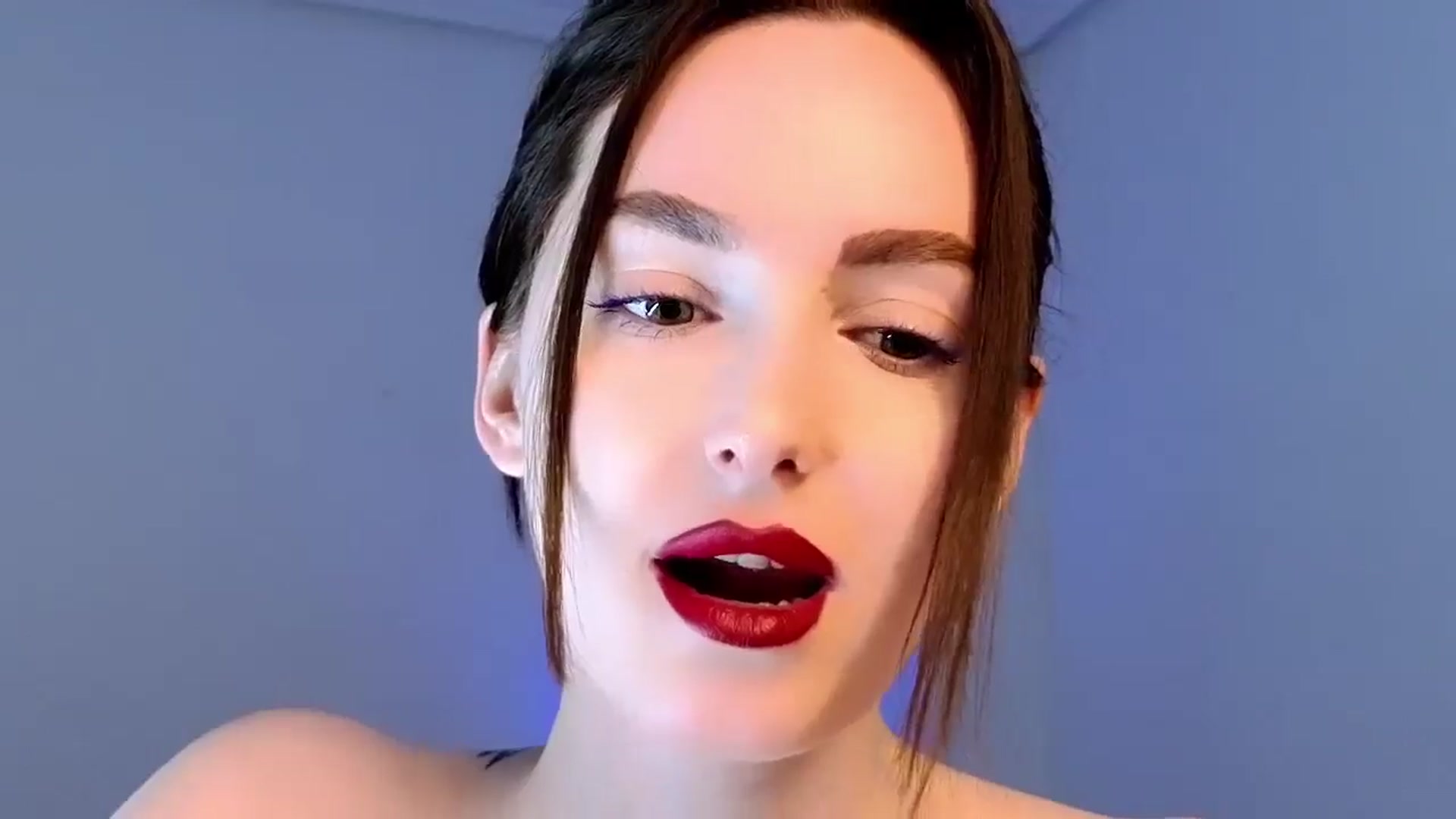 Gallery image thumbnail from Red_Lips_Girl's myfreecams stream on, 06/03/2025, 21:33 image 18 of 20