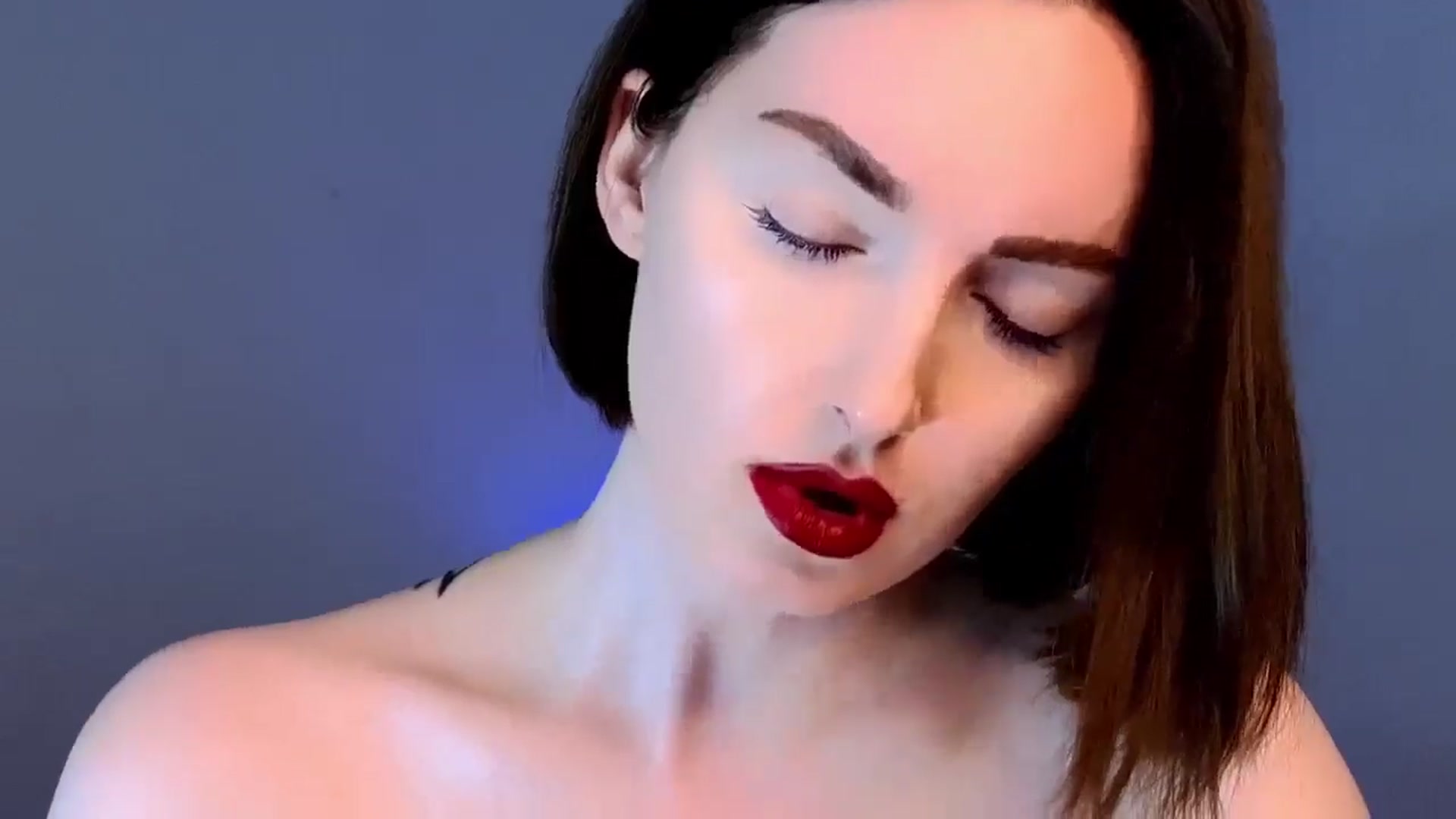 Gallery image thumbnail from Red_Lips_Girl's myfreecams stream on, 06/03/2025, 21:33 image 7 of 20