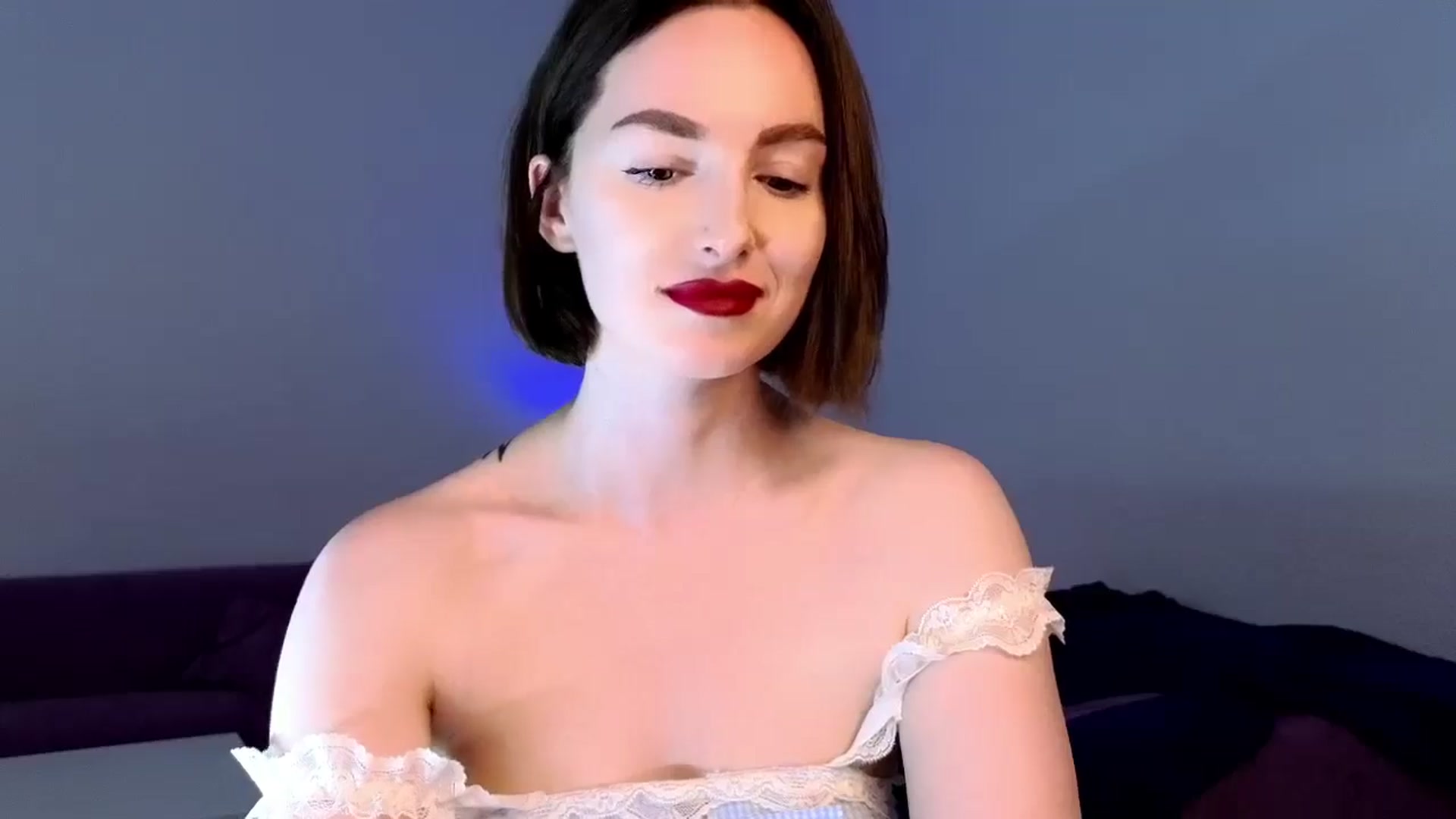 Gallery image thumbnail from Red_Lips_Girl's myfreecams stream on, 06/03/2025, 22:46 image 7 of 20