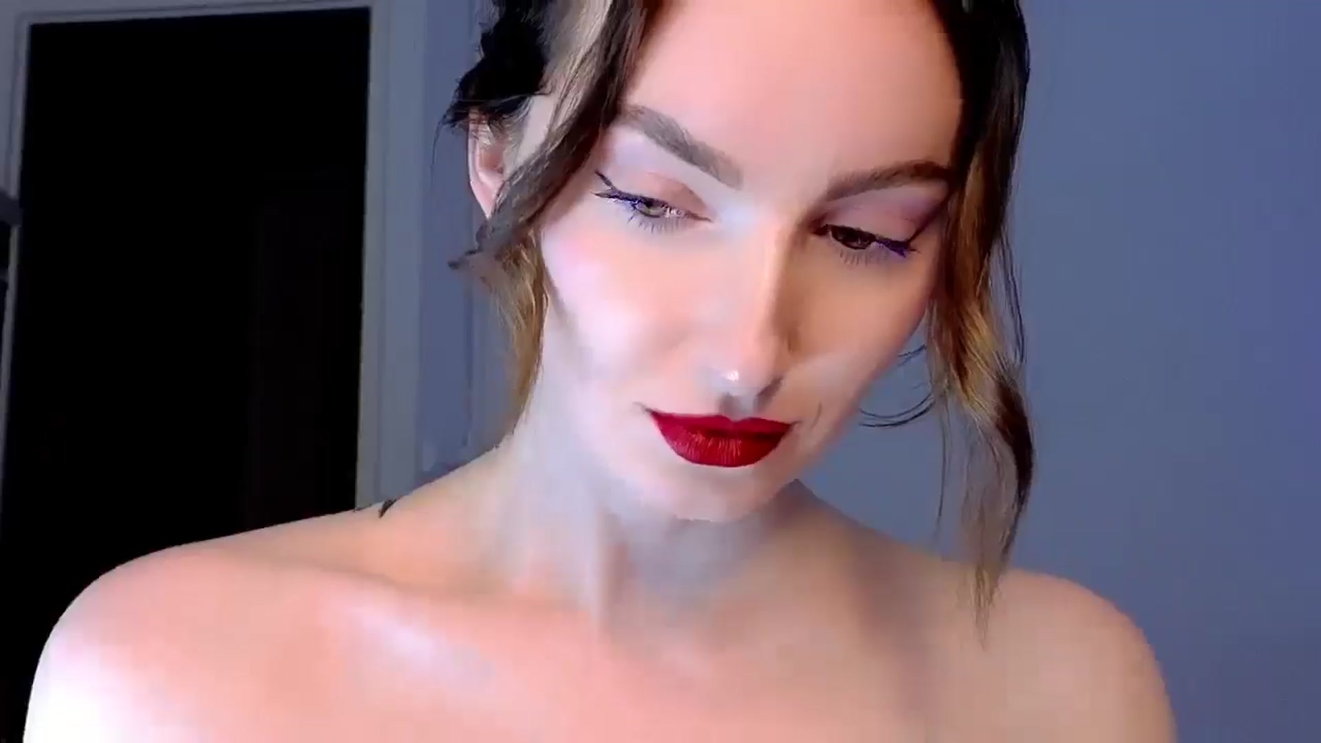 Gallery image thumbnail from Red_Lips_Girl's myfreecams stream on, 06/08/2025, 22:21 image 13 of 20