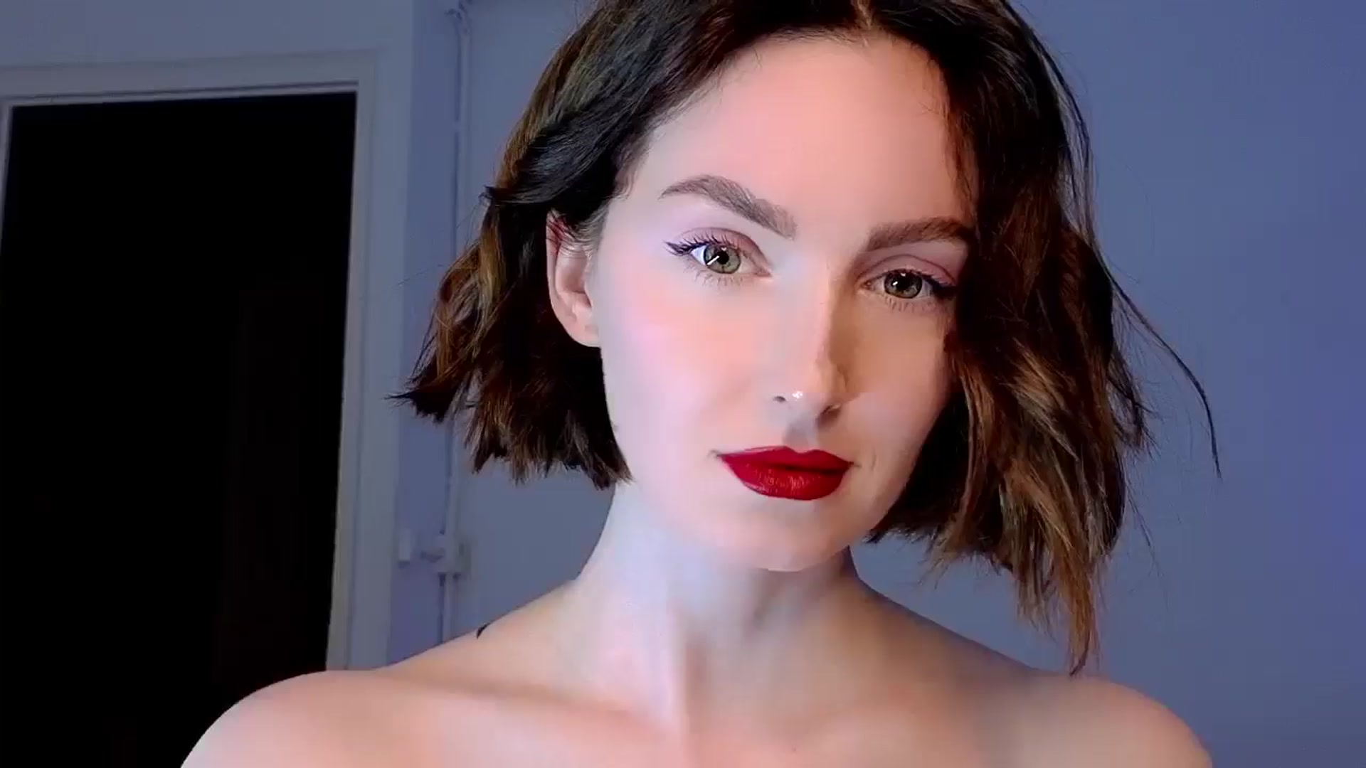 Gallery image thumbnail from Red_Lips_Girl's myfreecams stream on, 06/08/2025, 22:21 image 10 of 20