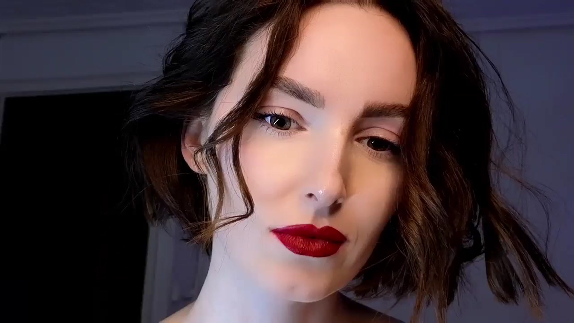 Gallery image thumbnail from Red_Lips_Girl's myfreecams stream on, 06/08/2025, 23:13 image 17 of 20