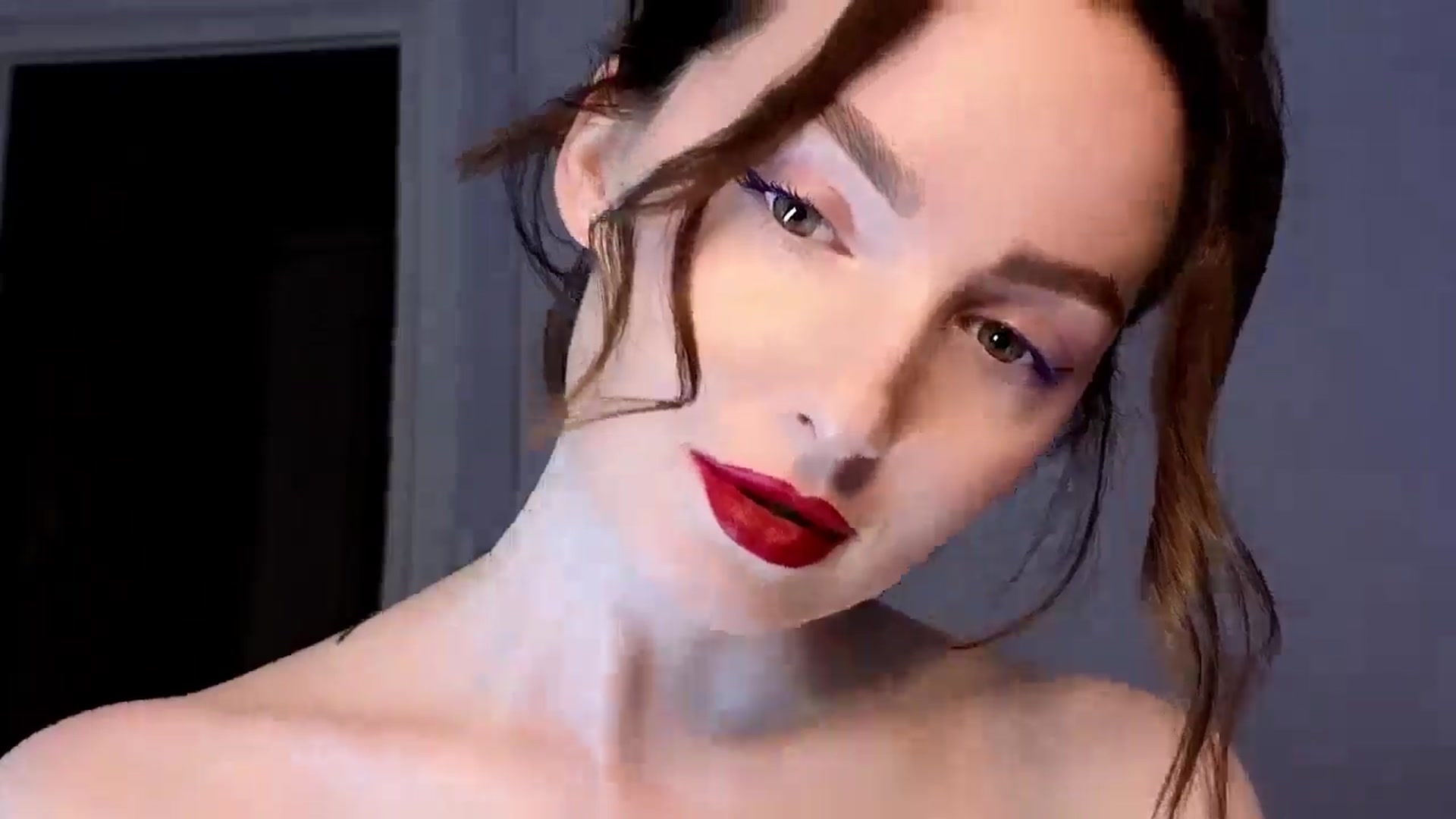 Gallery image thumbnail from Red_Lips_Girl's myfreecams stream on, 06/08/2025, 23:13 image 19 of 20