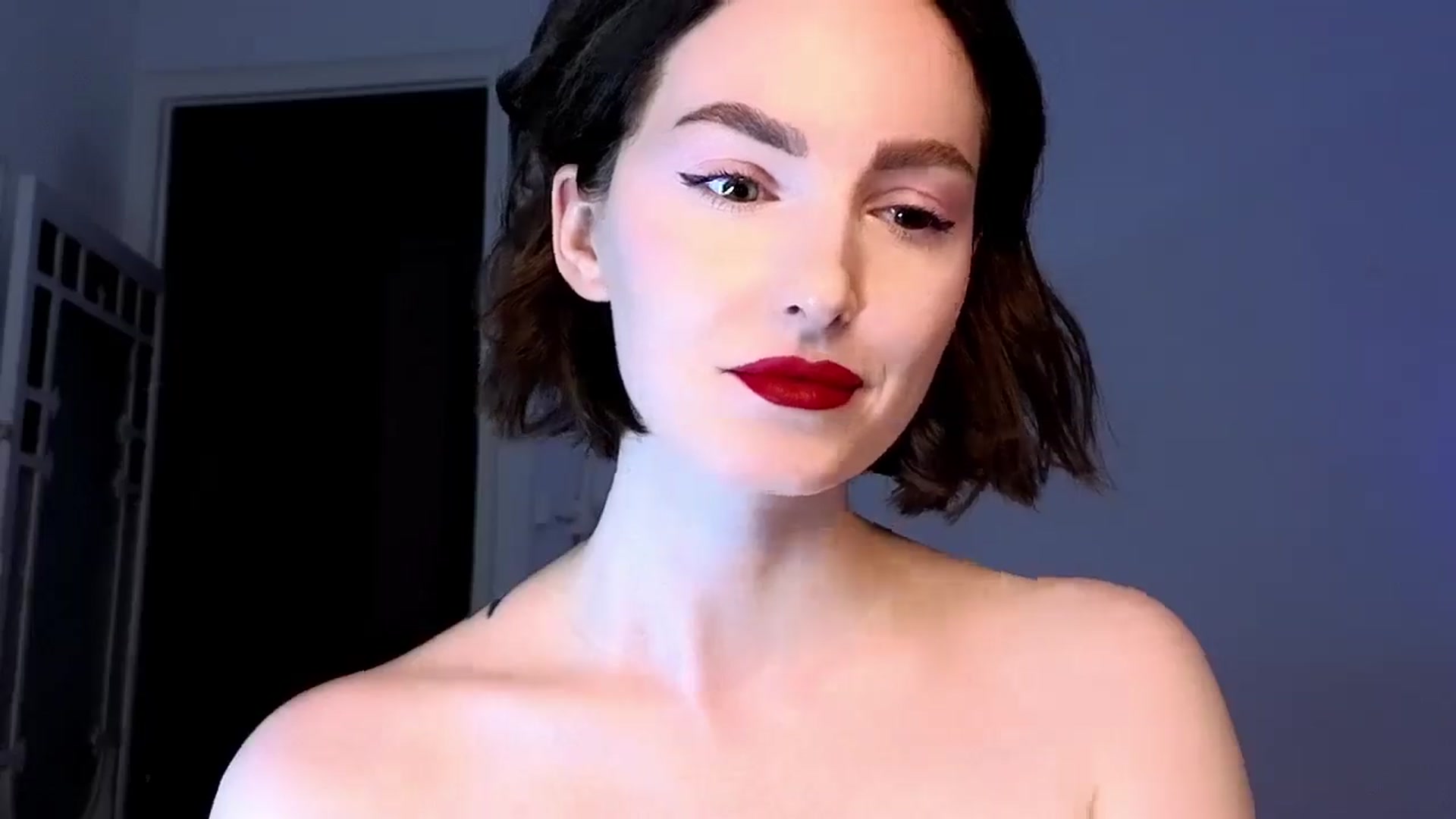 Gallery image thumbnail from Red_Lips_Girl's myfreecams stream on, 06/08/2025, 23:13 image 3 of 20