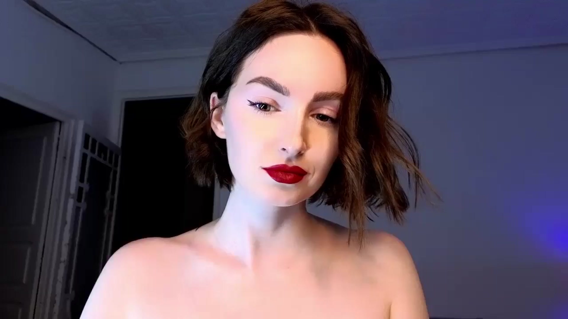 Gallery image thumbnail from Red_Lips_Girl's myfreecams stream on, 06/08/2025, 23:13 image 7 of 20