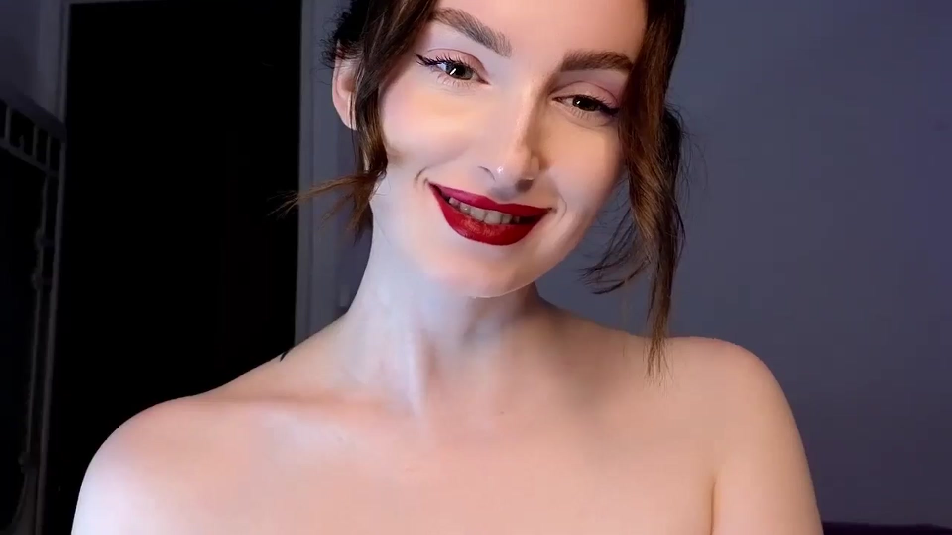 Gallery image thumbnail from Red_Lips_Girl's myfreecams stream on, 06/08/2025, 23:13 image 12 of 20