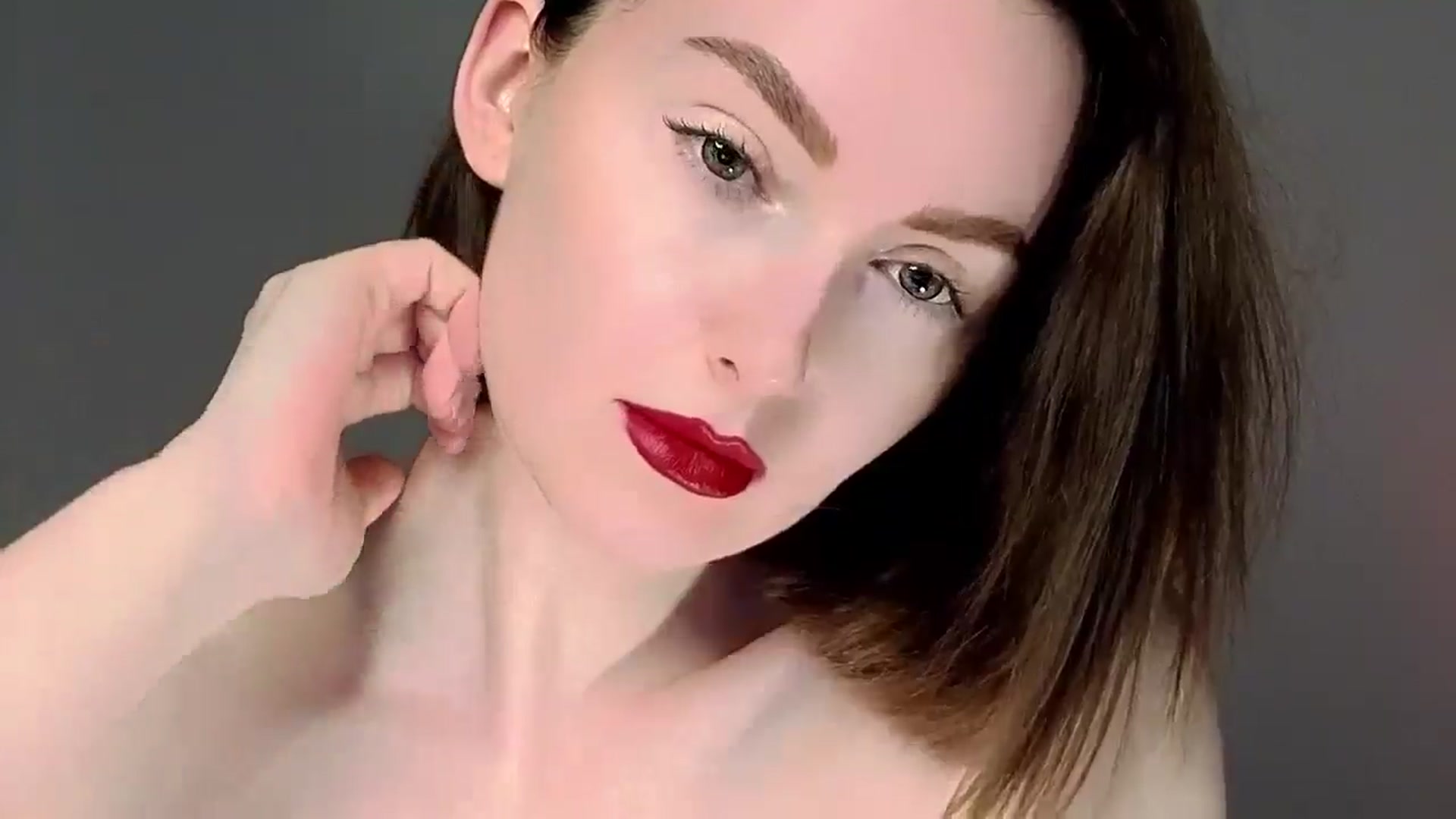 Gallery image thumbnail from Red_Lips_Girl's myfreecams stream on, 06/13/2025, 21:32 image 14 of 20