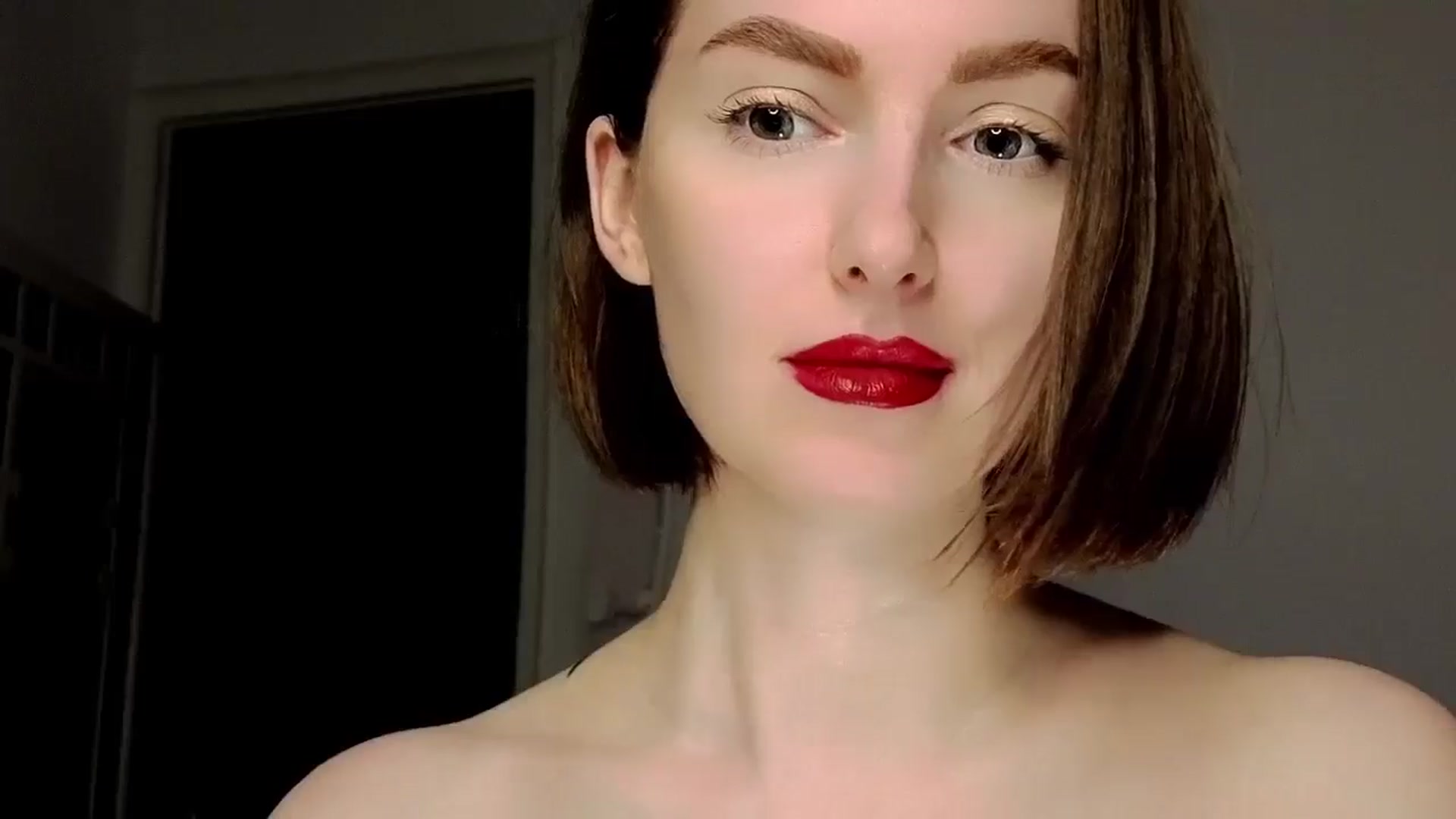 Gallery image thumbnail from Red_Lips_Girl's myfreecams stream on, 06/13/2025, 23:47 image 13 of 20