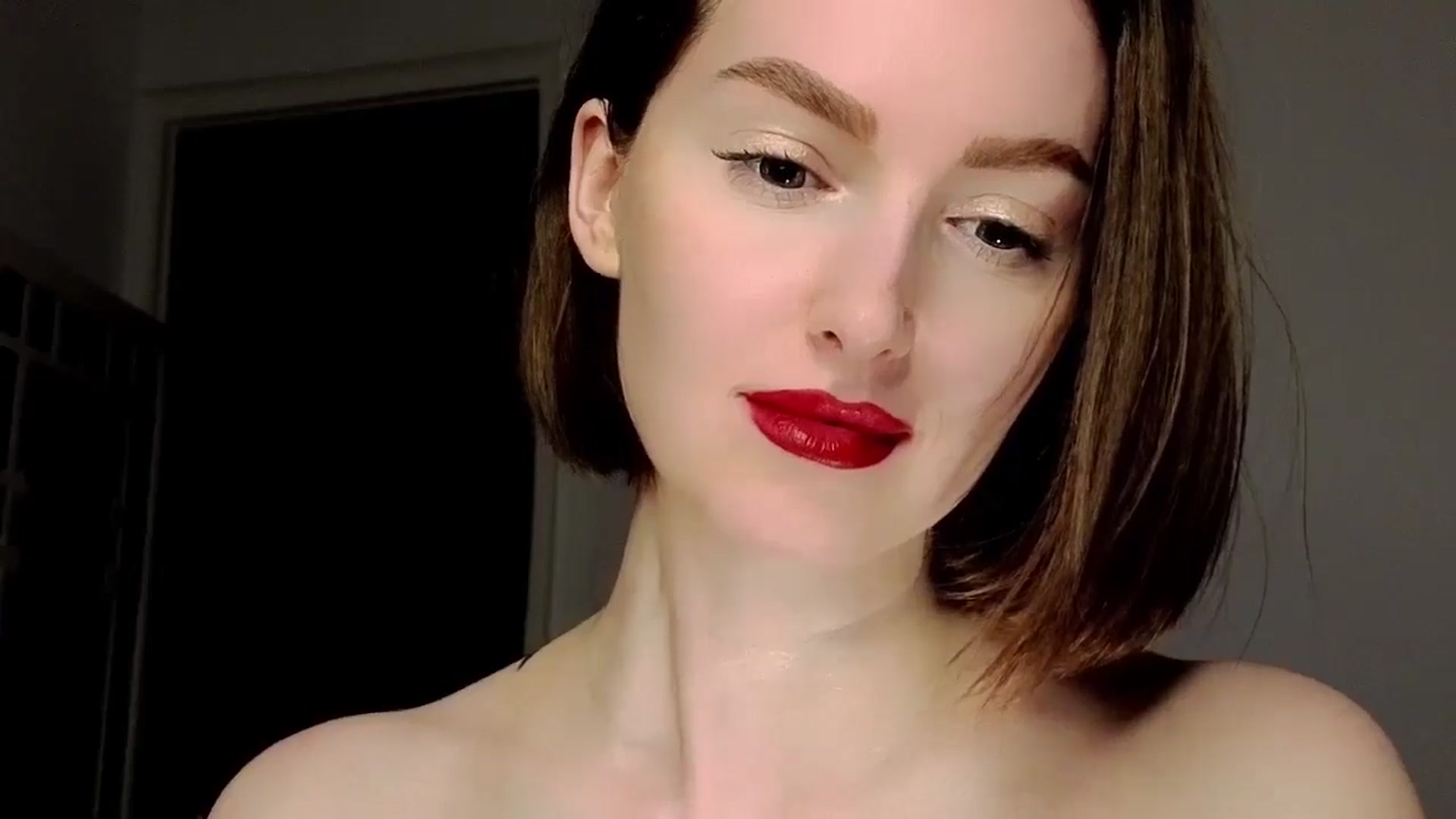 Gallery image thumbnail from Red_Lips_Girl's myfreecams stream on, 06/13/2025, 23:47 image 14 of 20