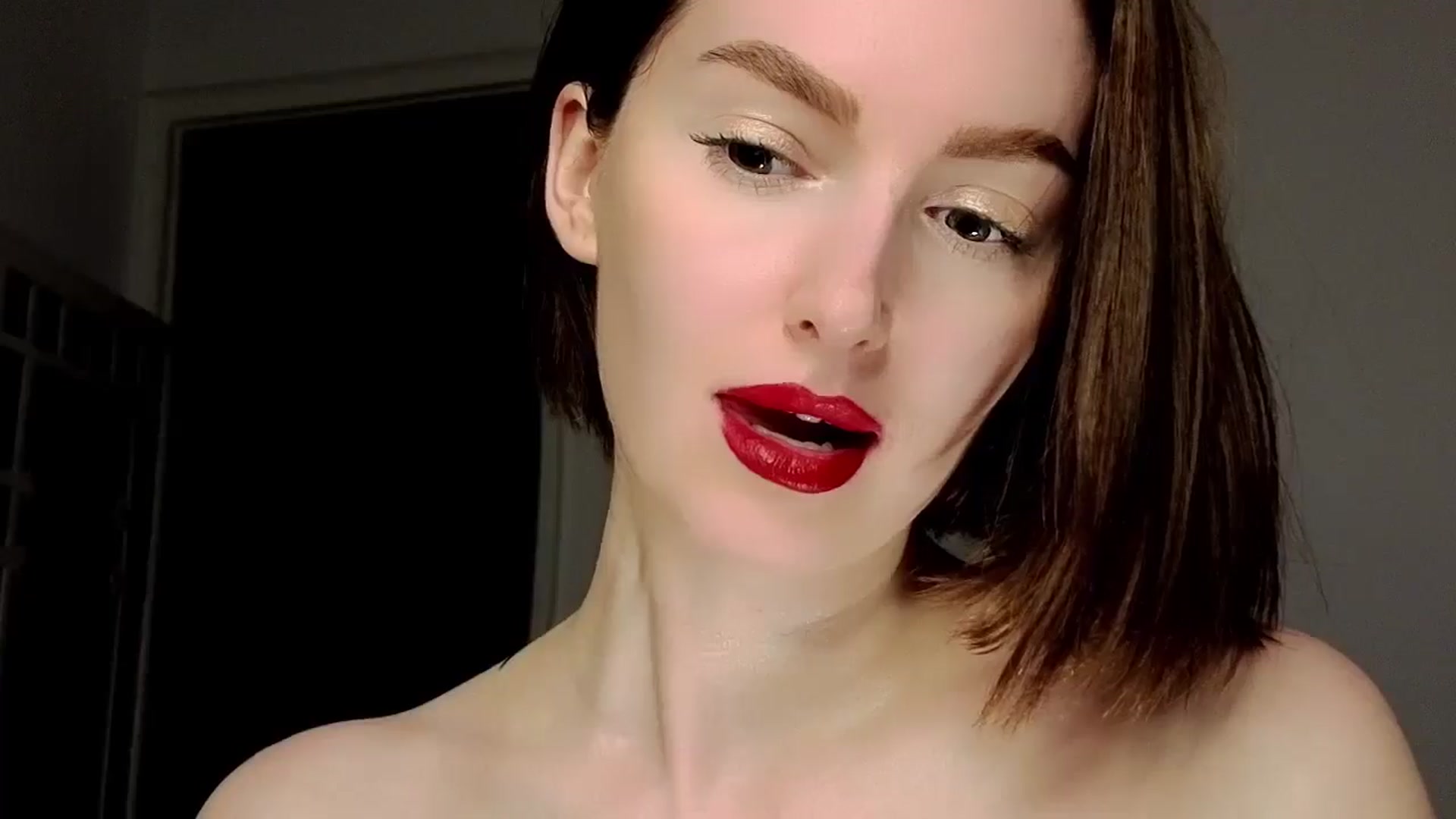Gallery image thumbnail from Red_Lips_Girl's myfreecams stream on, 06/13/2025, 23:47 image 15 of 20