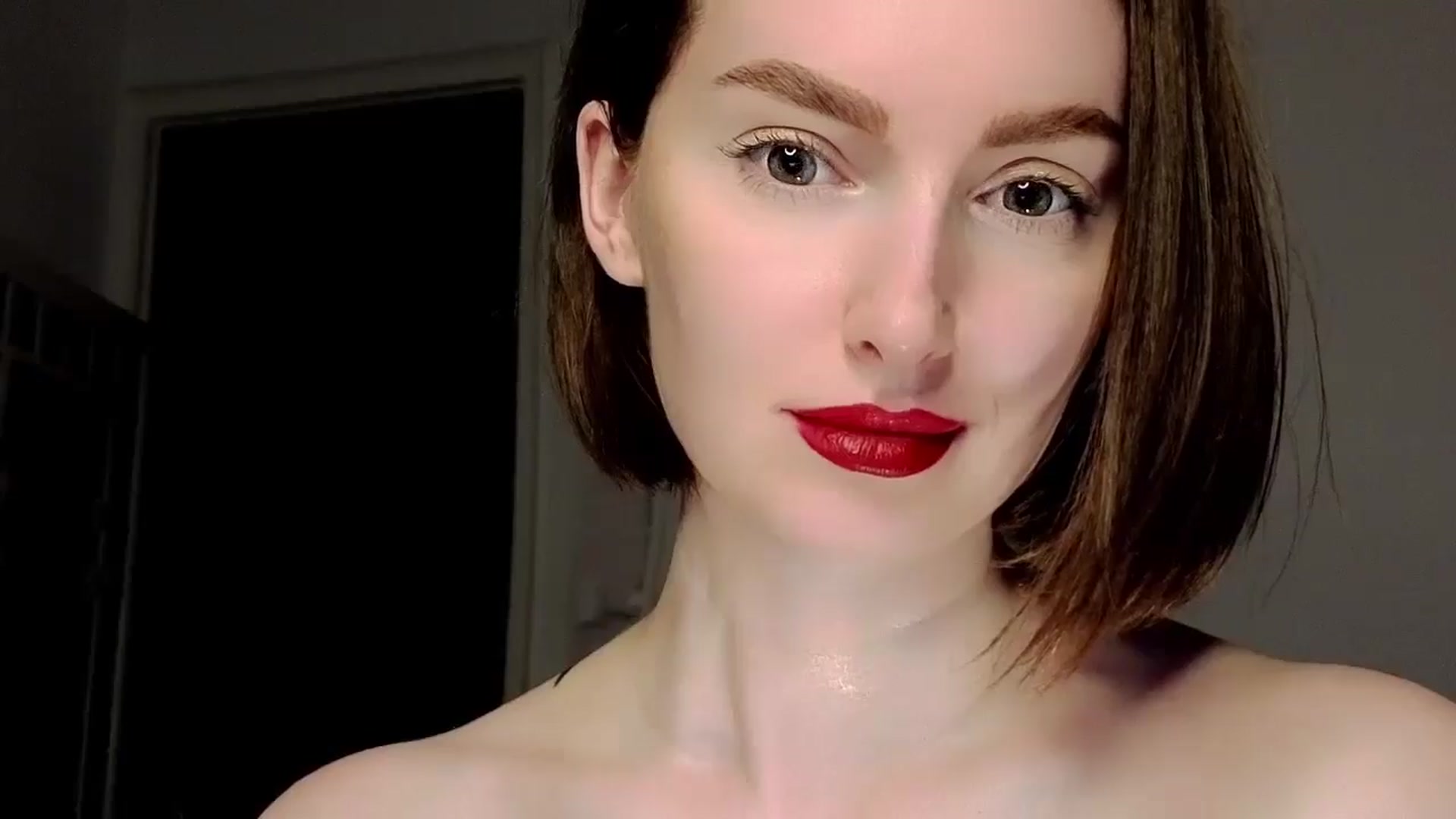 Gallery image thumbnail from Red_Lips_Girl's myfreecams stream on, 06/13/2025, 23:47 image 10 of 20