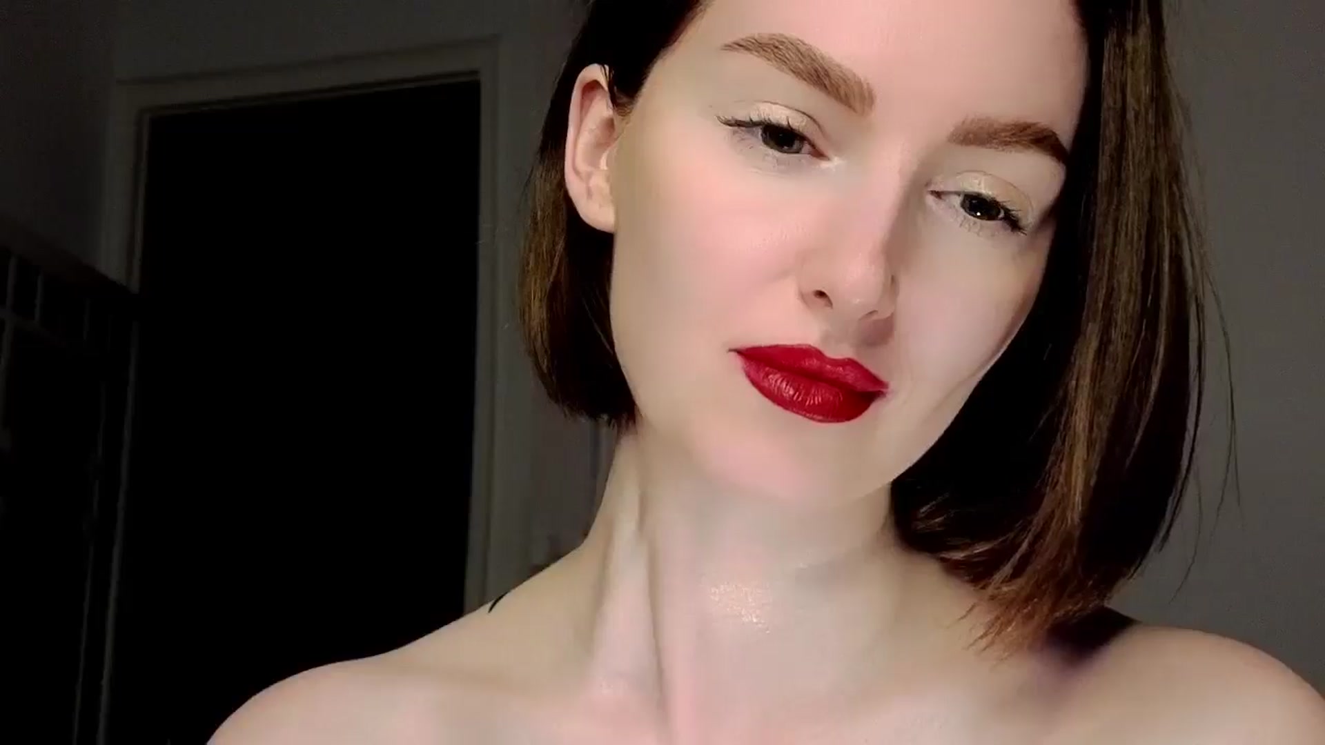 Gallery image thumbnail from Red_Lips_Girl's myfreecams stream on, 06/13/2025, 23:47 image 11 of 20