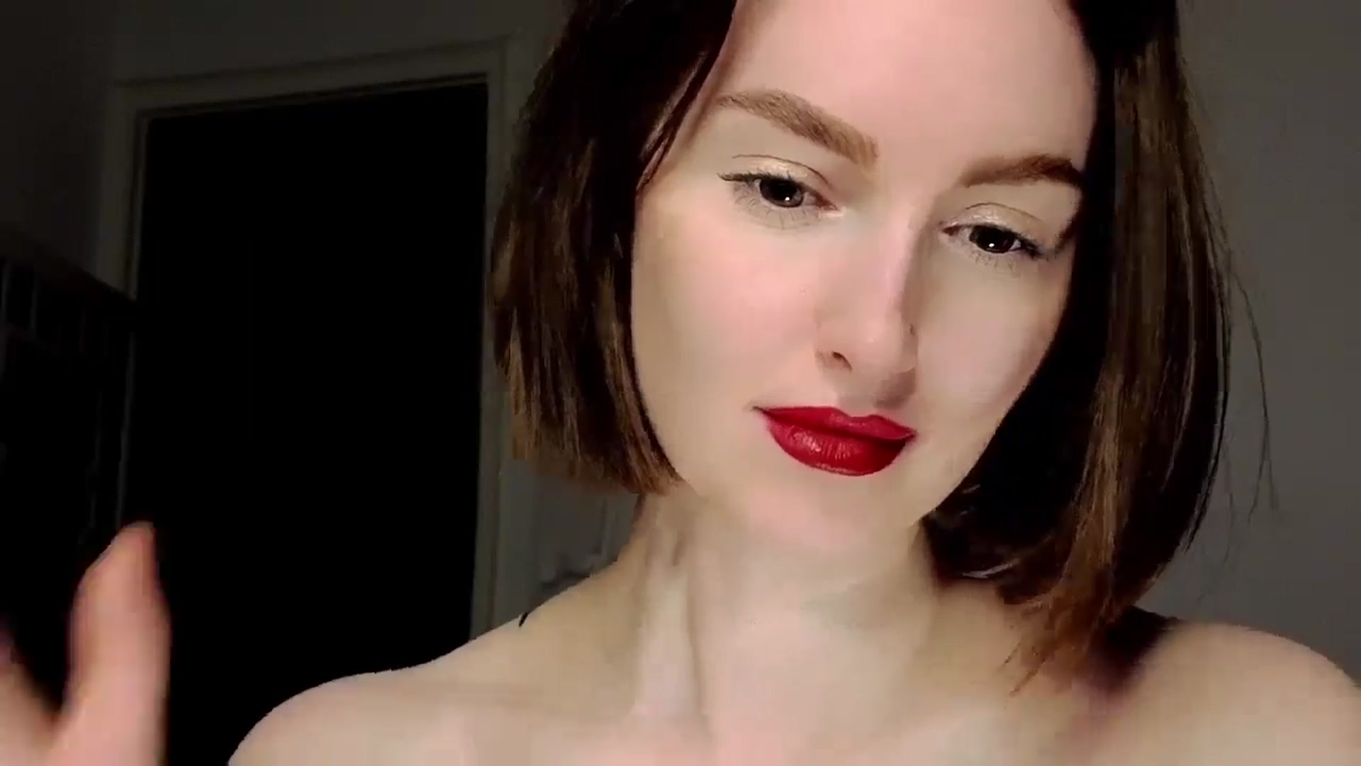 Gallery image thumbnail from Red_Lips_Girl's myfreecams stream on, 06/13/2025, 23:47 image 9 of 20