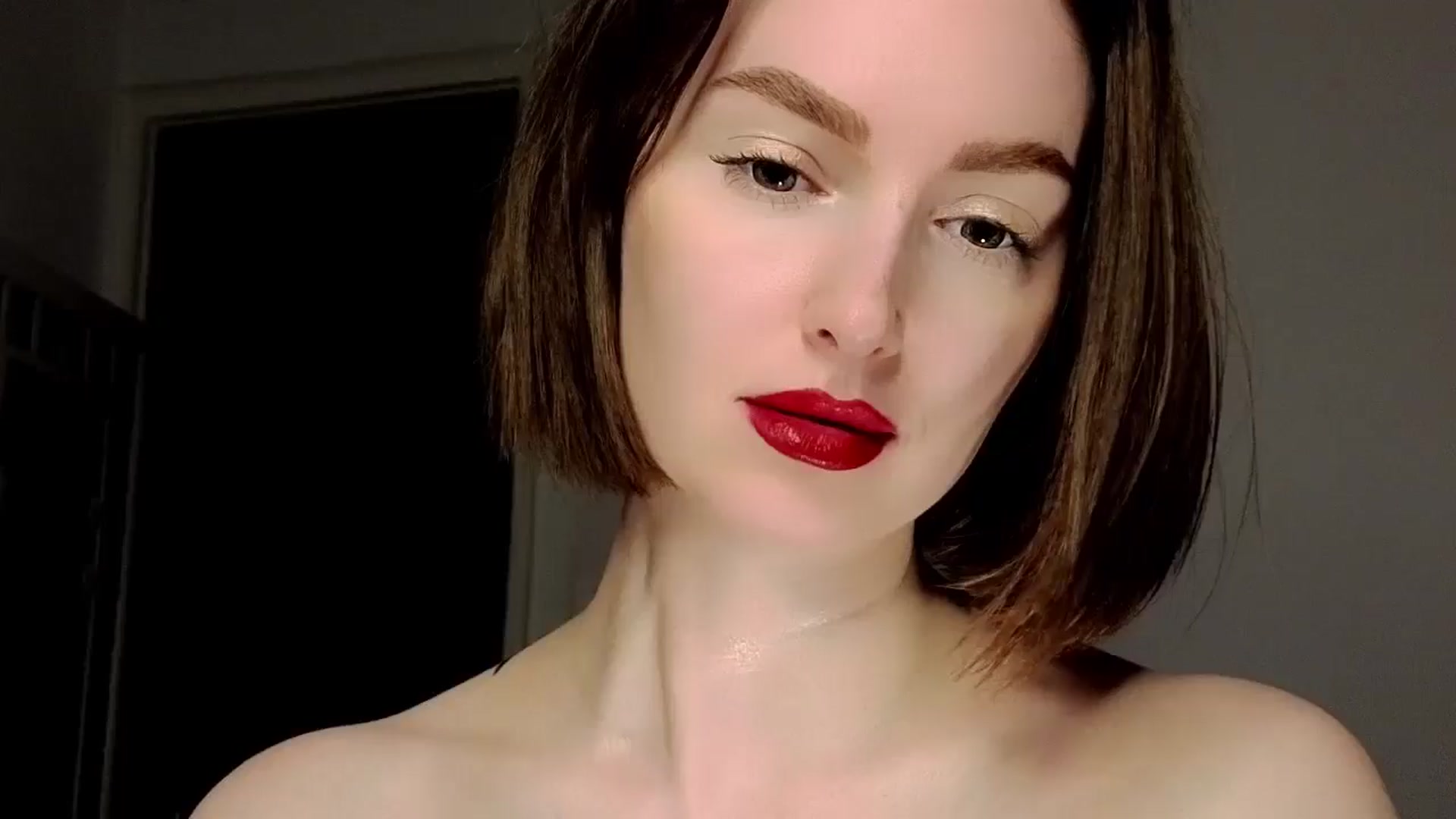Gallery image thumbnail from Red_Lips_Girl's myfreecams stream on, 06/13/2025, 23:47 image 8 of 20