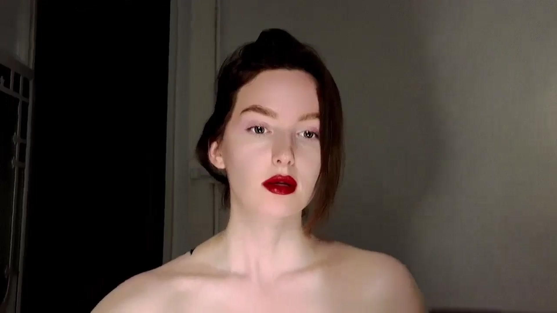 Gallery image thumbnail from Red_Lips_Girl's myfreecams stream on, 06/15/2025, 21:20 image 14 of 20