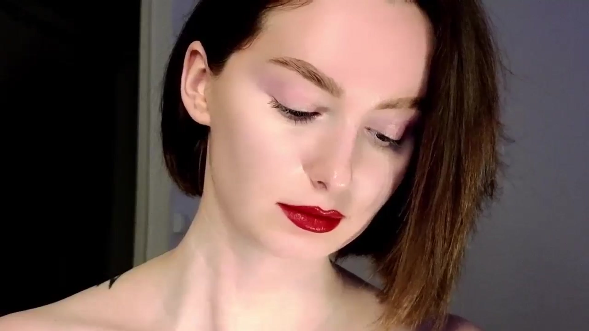 Gallery image thumbnail from Red_Lips_Girl's myfreecams stream on, 06/15/2025, 21:20 image 16 of 20