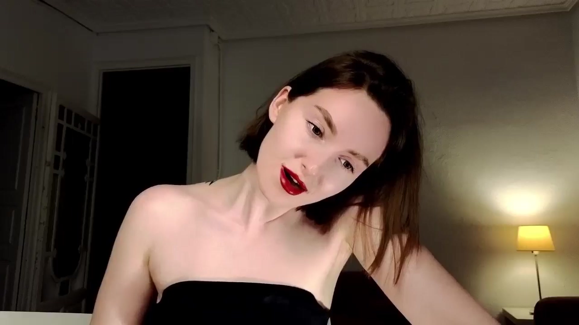 Gallery image thumbnail from Red_Lips_Girl's myfreecams stream on, 06/15/2025, 21:20 image 5 of 20