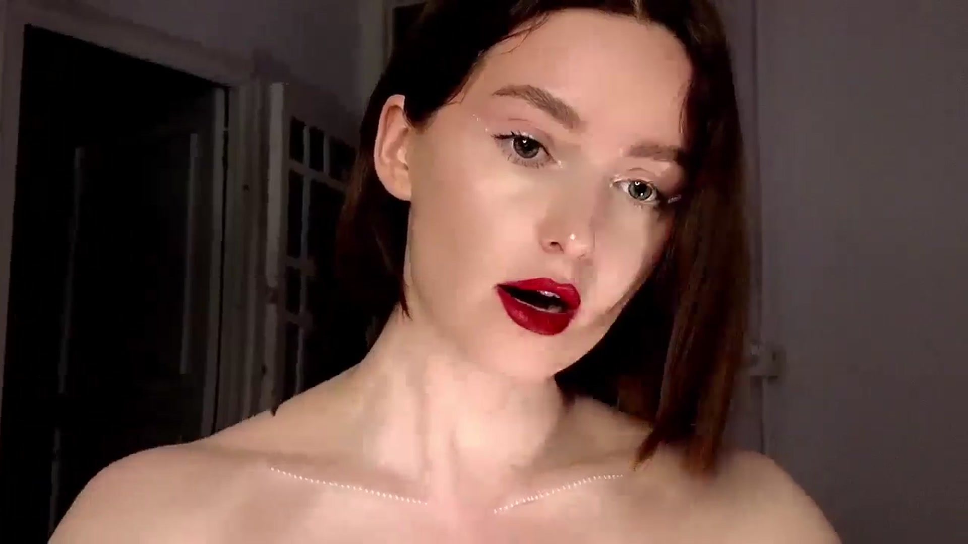 Gallery image thumbnail from Red_Lips_Girl's myfreecams stream on, 06/22/2025, 19:44 image 3 of 20