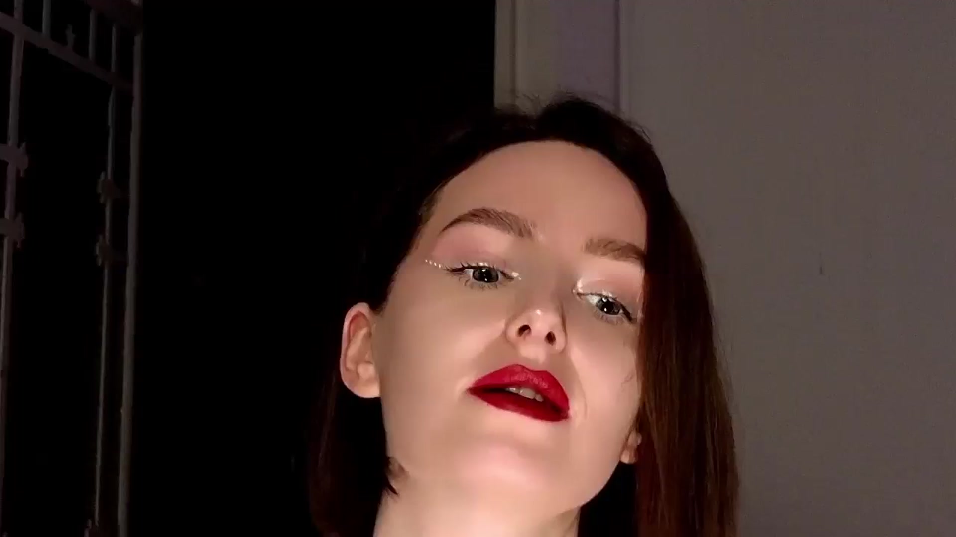 Gallery image thumbnail from Red_Lips_Girl's myfreecams stream on, 06/22/2025, 21:39 image 7 of 20
