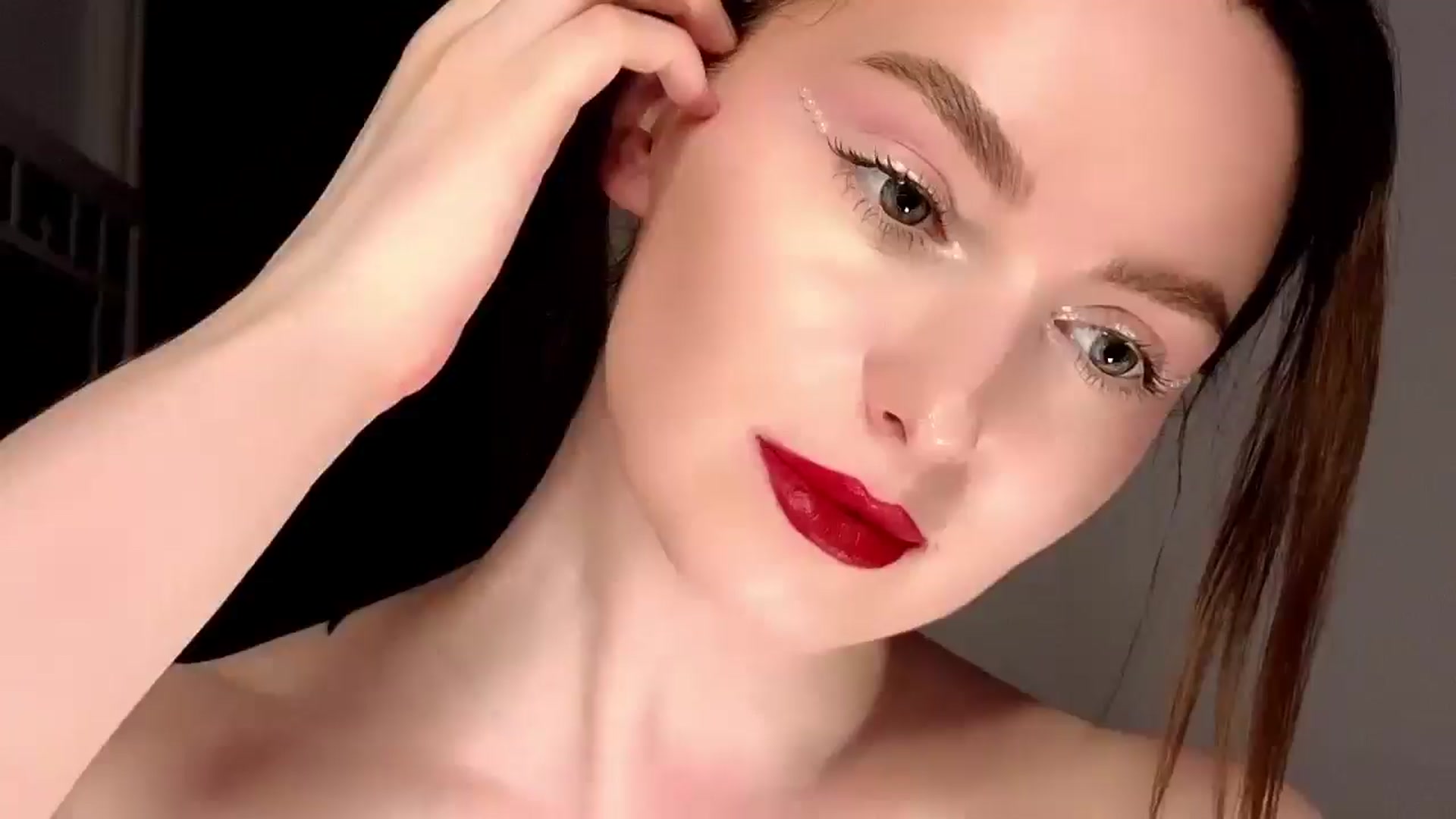 Gallery image thumbnail from Red_Lips_Girl's myfreecams stream on, 06/22/2025, 21:39 image 1 of 20
