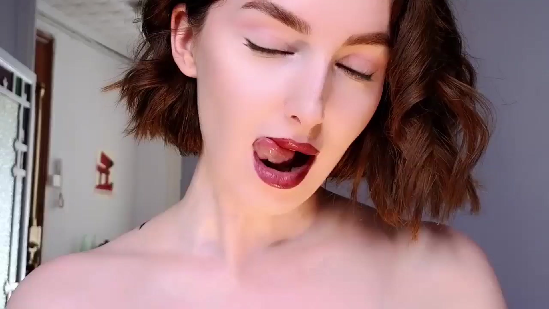 Gallery image thumbnail from Red_Lips_Girl's myfreecams stream on, 06/25/2025, 16:34 image 5 of 20