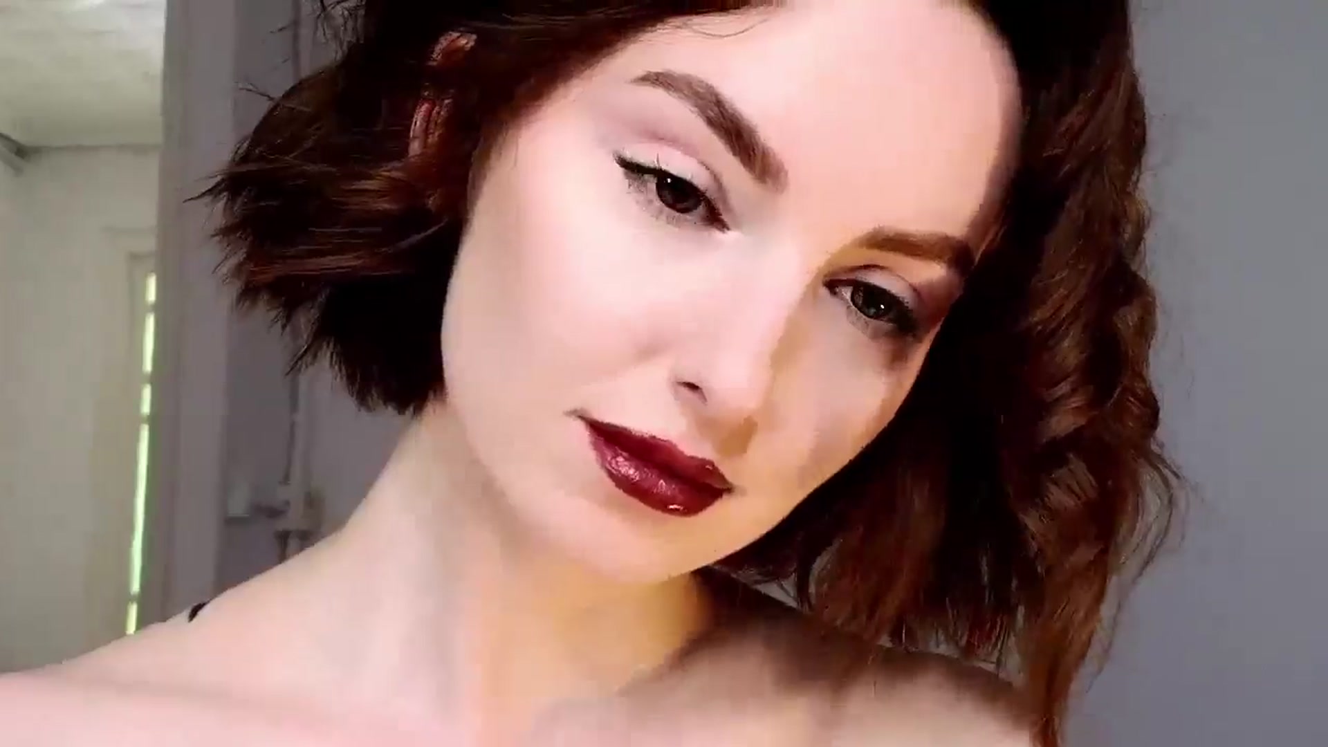 Gallery image thumbnail from Red_Lips_Girl's myfreecams stream on, 06/25/2025, 16:34 image 2 of 20