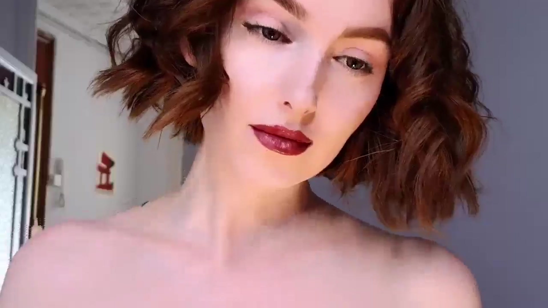 Gallery image thumbnail from Red_Lips_Girl's myfreecams stream on, 06/25/2025, 16:34 image 4 of 20