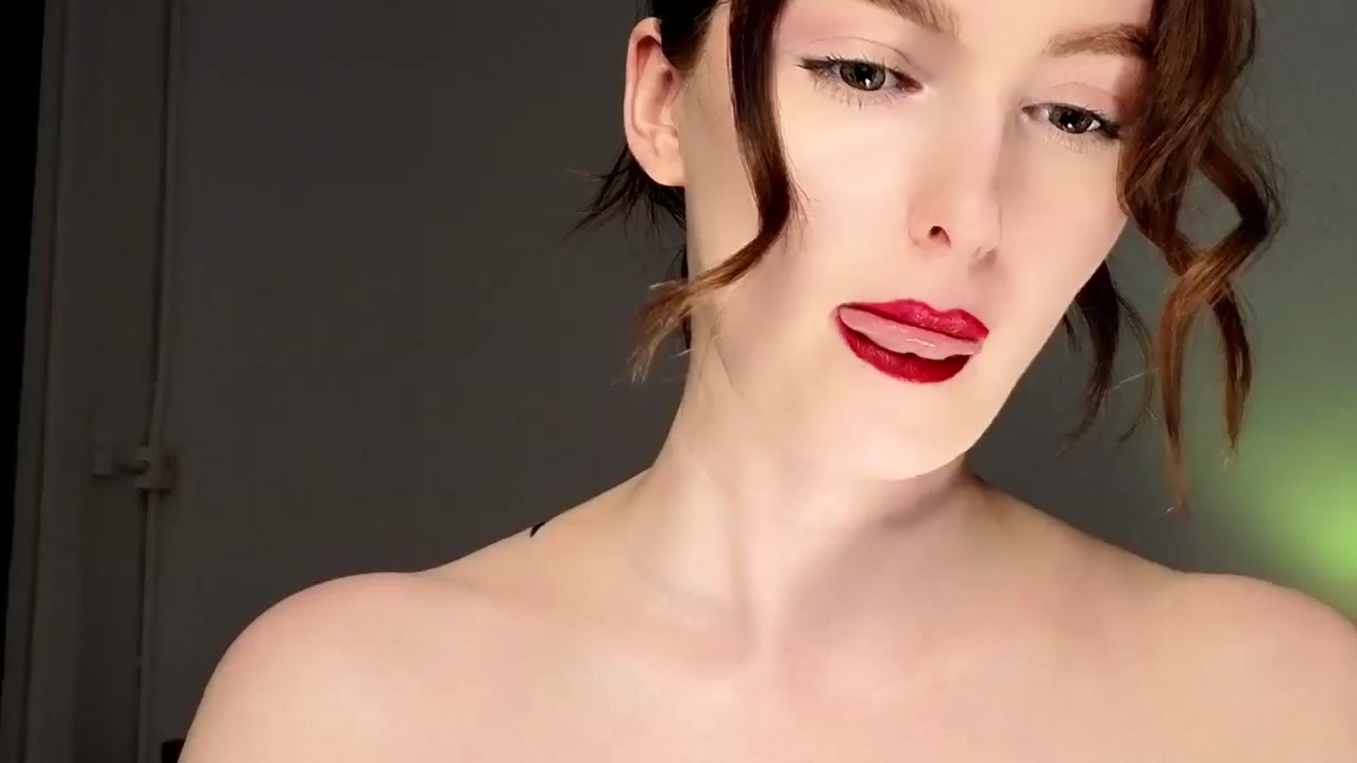 Gallery image thumbnail from Red_Lips_Girl's myfreecams stream on, 06/25/2025, 20:54 image 2 of 20
