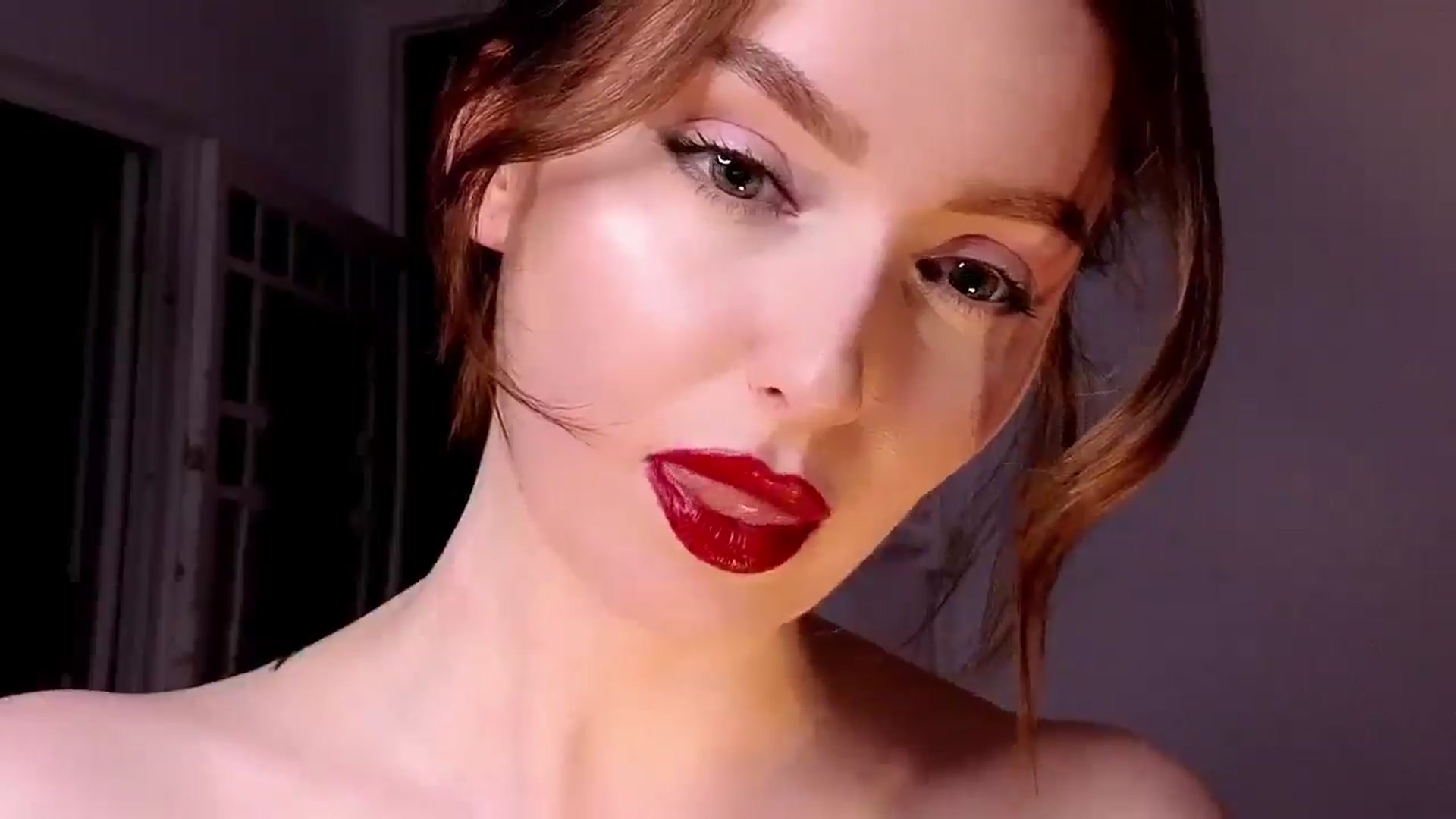 Gallery image thumbnail from Red_Lips_Girl's myfreecams stream on, 06/28/2025, 22:39 image 5 of 20