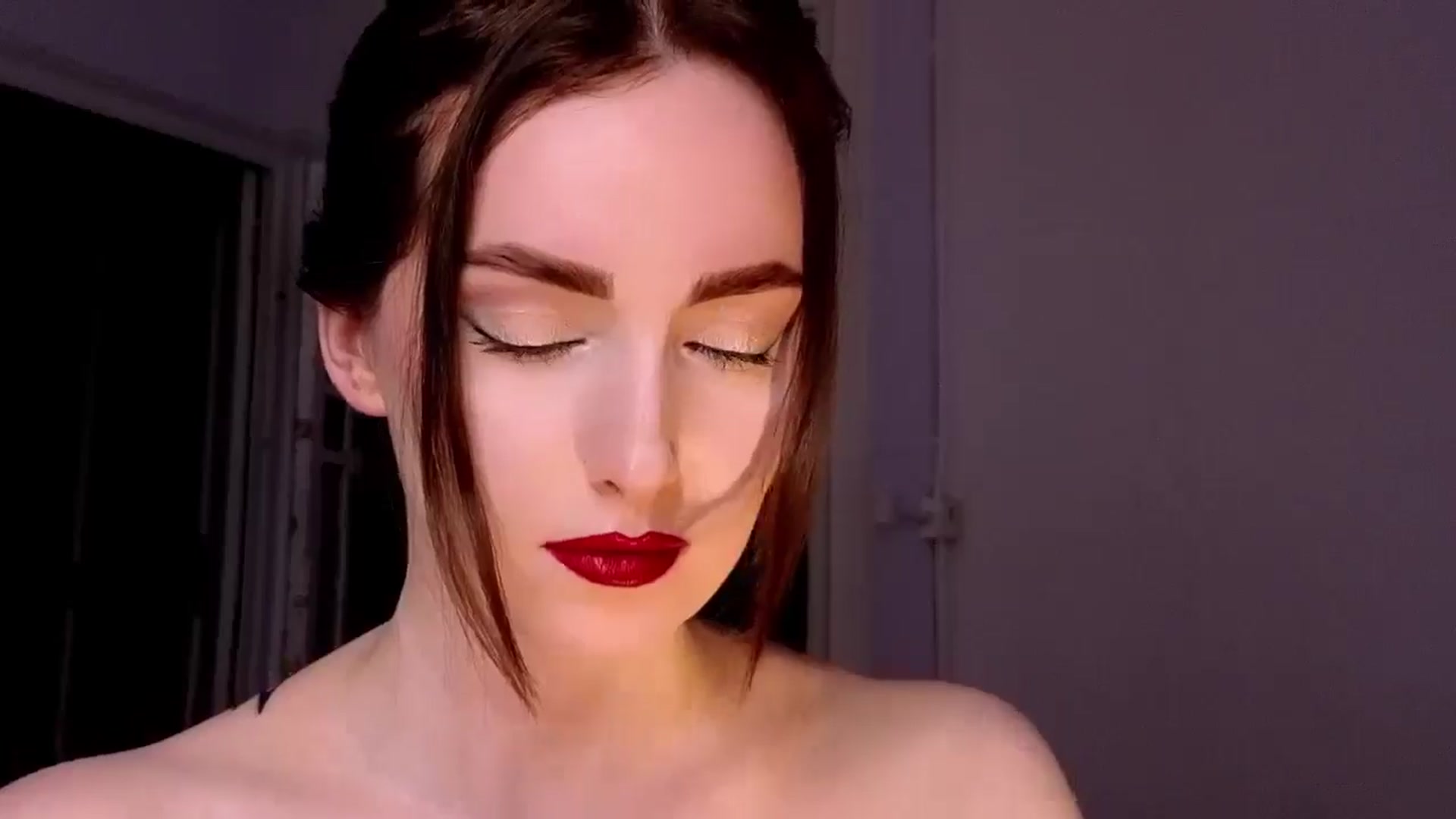 Gallery image thumbnail from Red_Lips_Girl's myfreecams stream on, 06/30/2025, 20:44 image 9 of 20