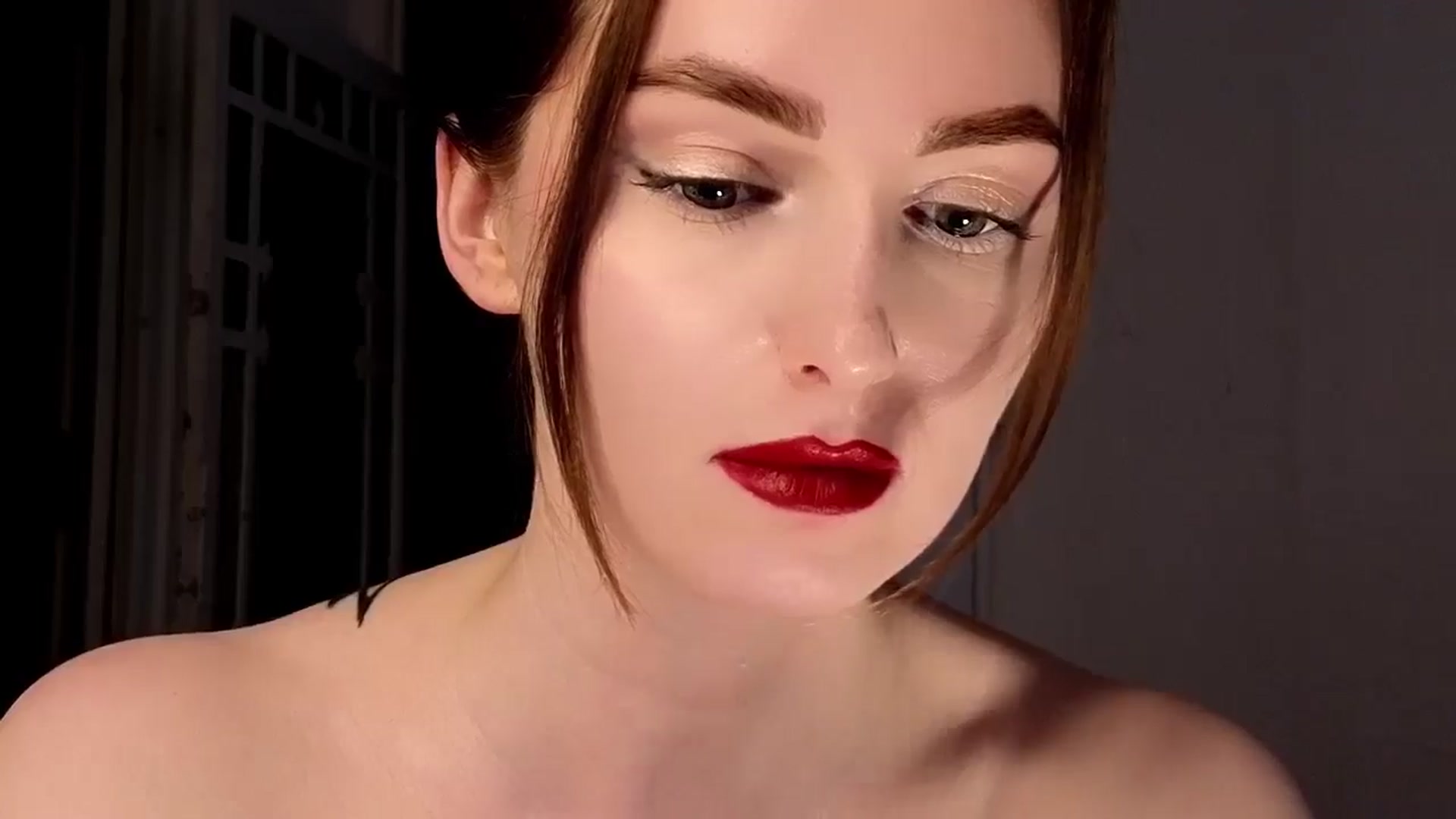 Gallery image thumbnail from Red_Lips_Girl's myfreecams stream on, 06/30/2025, 23:07 image 4 of 20