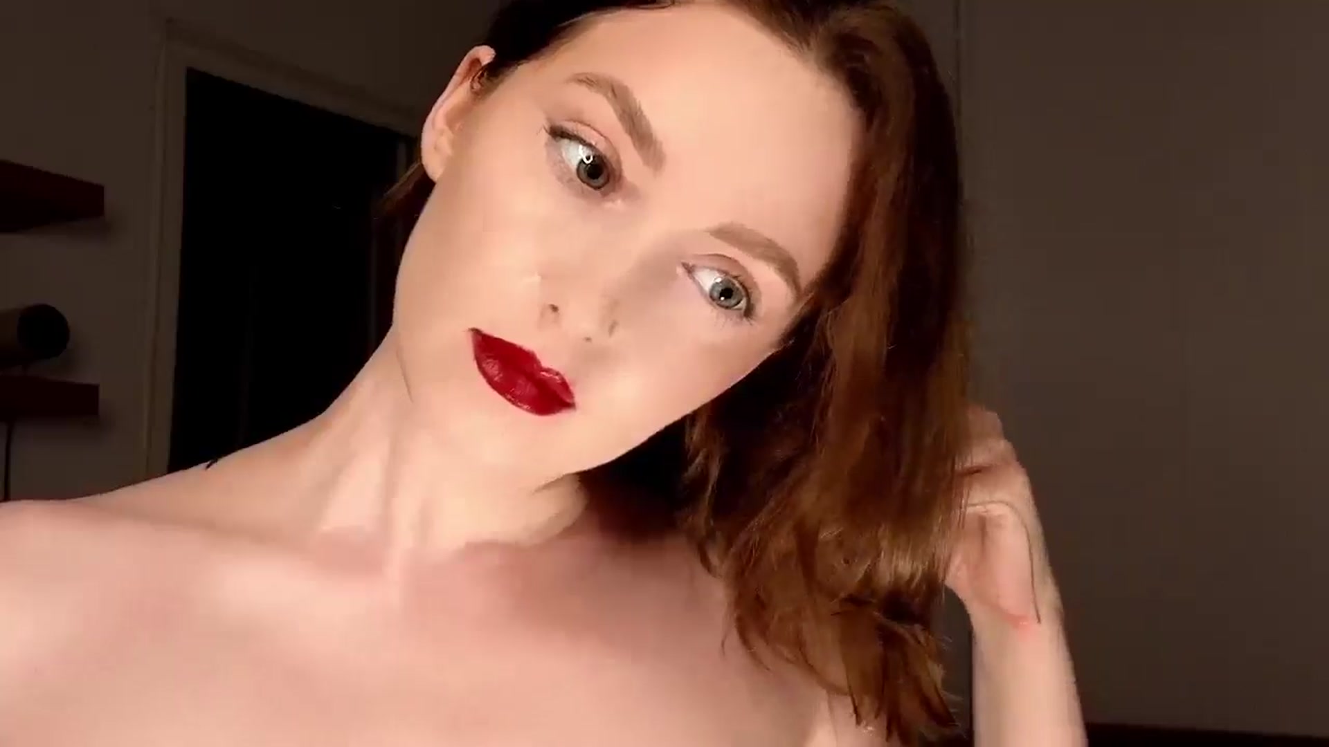 Gallery image thumbnail from Red_Lips_Girl's myfreecams stream on, 07/11/2025, 24:38 image 8 of 20