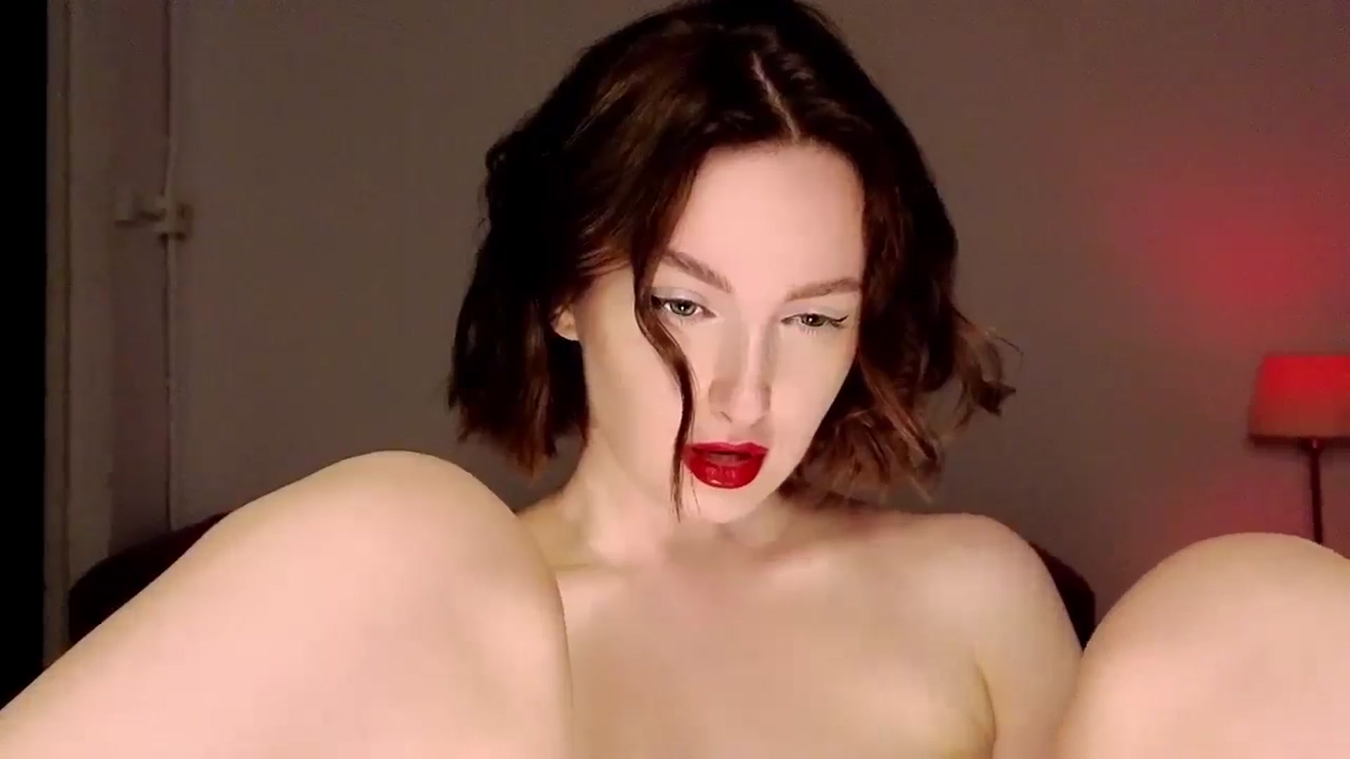 Gallery image thumbnail from Red_Lips_Girl's myfreecams stream on, 07/23/2025, 21:05 image 2 of 20