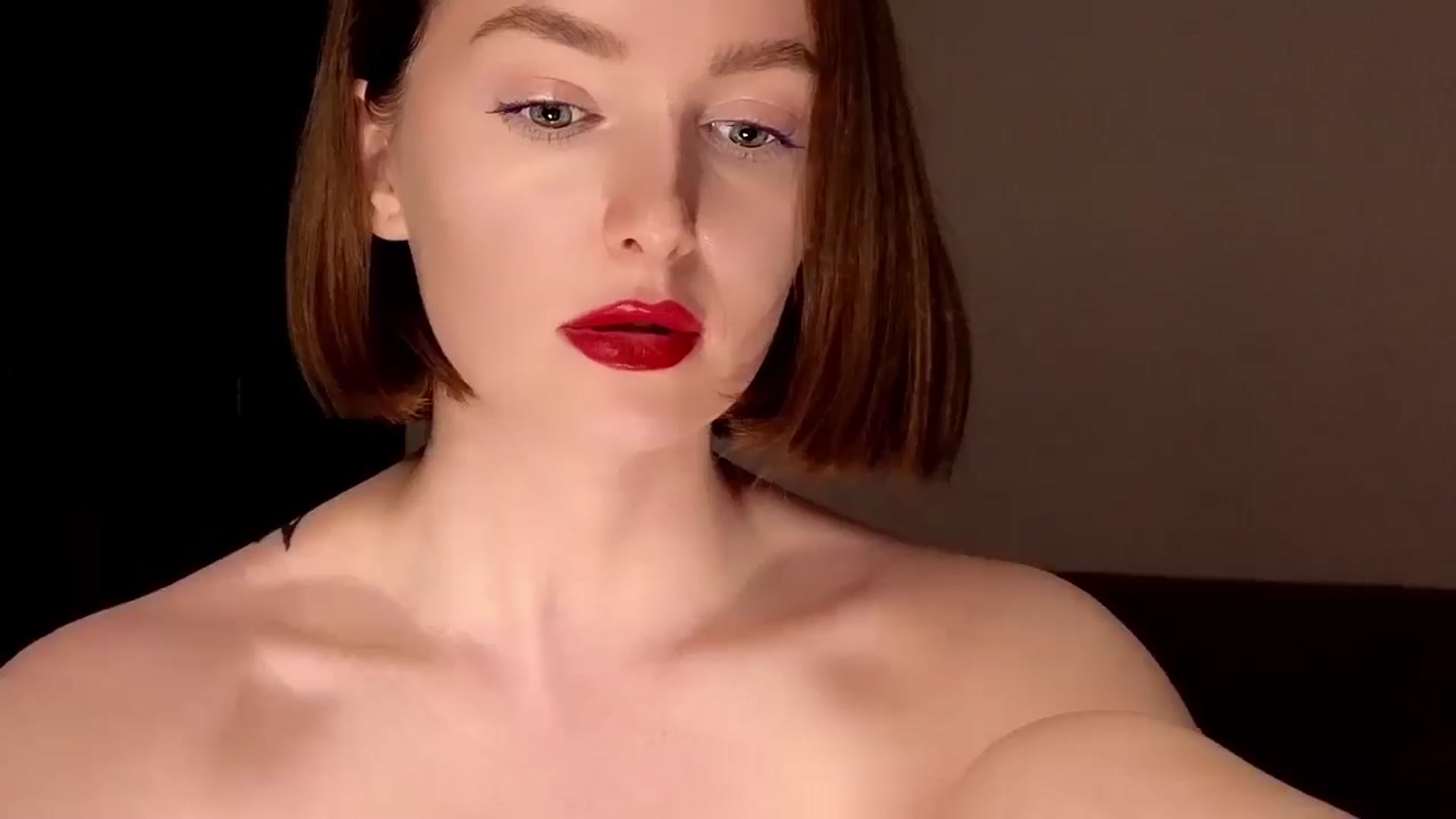 Gallery image thumbnail from Red_Lips_Girl's myfreecams stream on, 07/28/2025, 23:02 image 16 of 20
