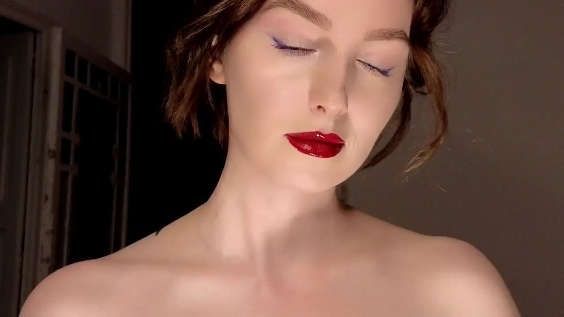Gallery image thumbnail from Red_Lips_Girl's myfreecams stream on, 07/30/2025, 23:00 image 19 of 20