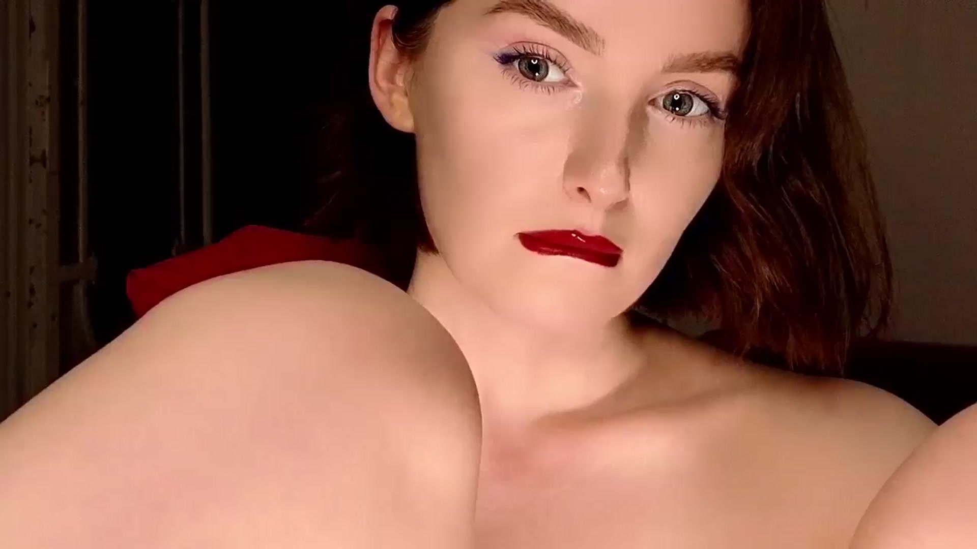 Gallery image thumbnail from Red_Lips_Girl's myfreecams stream on, 07/31/2025, 01:10 image 3 of 20