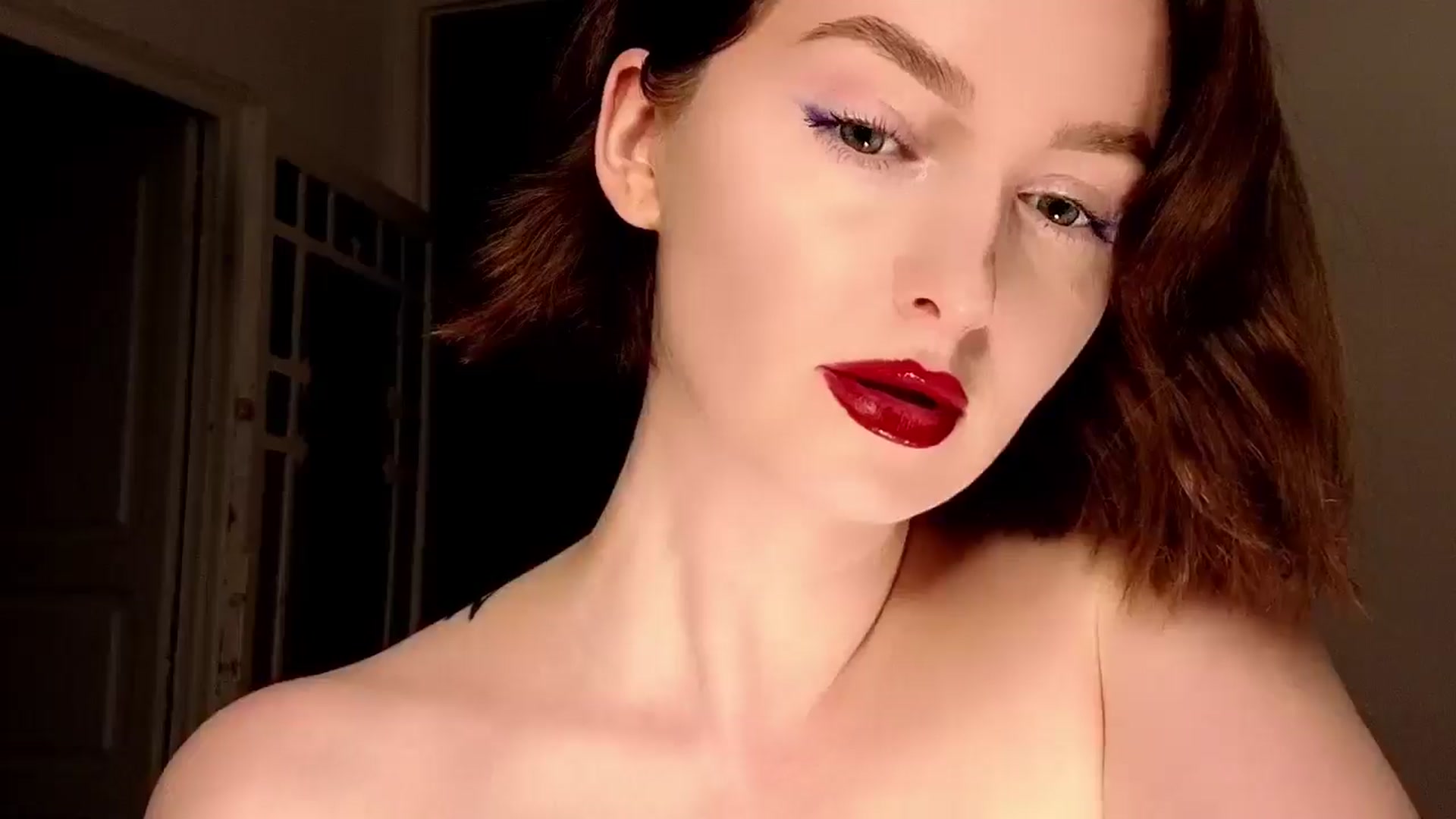 Gallery image thumbnail from Red_Lips_Girl's myfreecams stream on, 07/31/2025, 01:10 image 4 of 20
