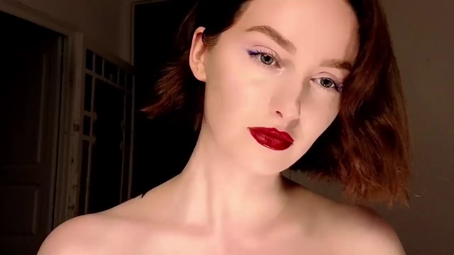 Gallery image thumbnail from Red_Lips_Girl's myfreecams stream on, 07/31/2025, 01:10 image 5 of 20