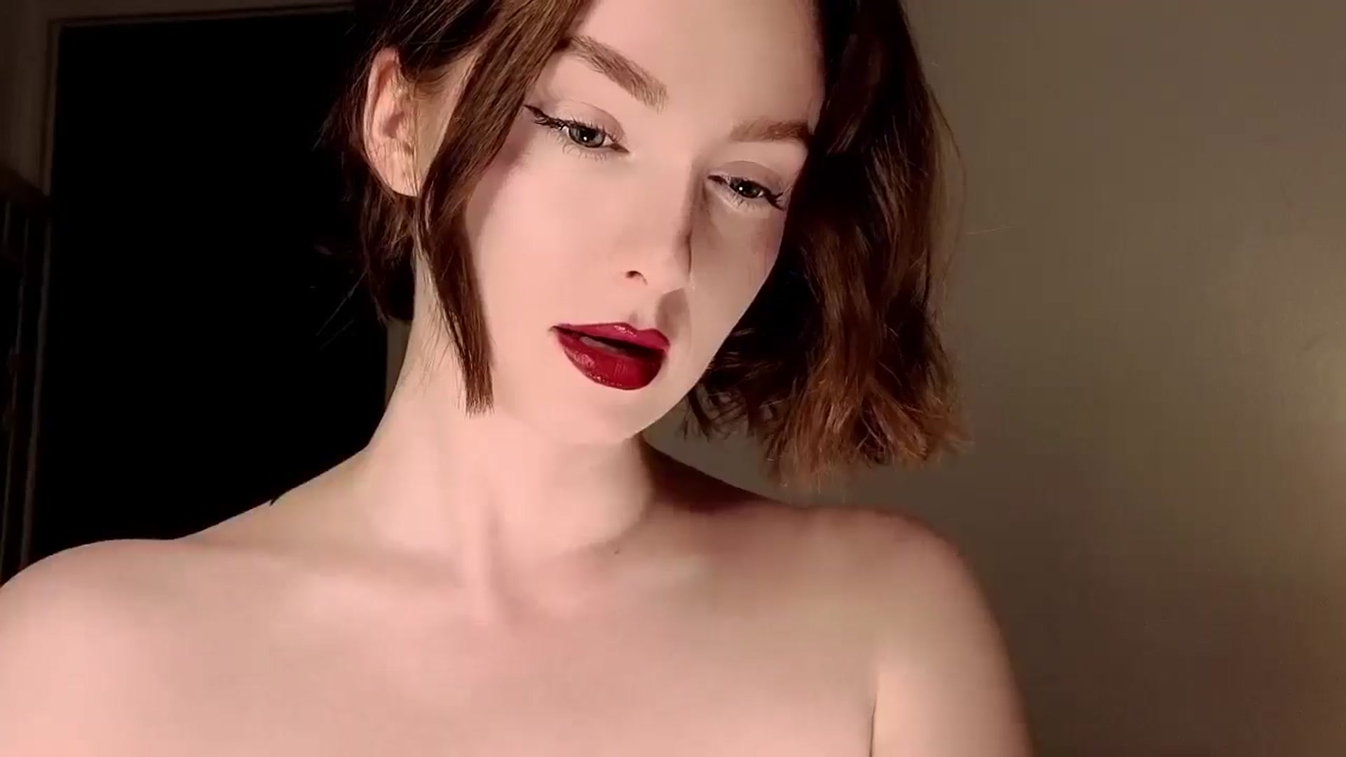 Gallery image thumbnail from Red_Lips_Girl's myfreecams stream on, 08/01/2025, 24:07 image 6 of 20