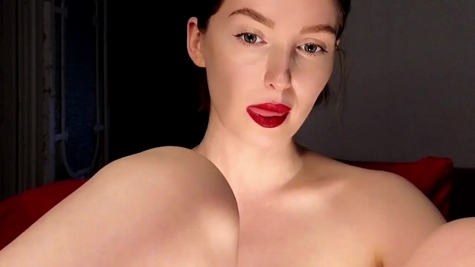 Gallery image thumbnail from Red_Lips_Girl's myfreecams stream on, 08/09/2025, 19:13 image 13 of 20