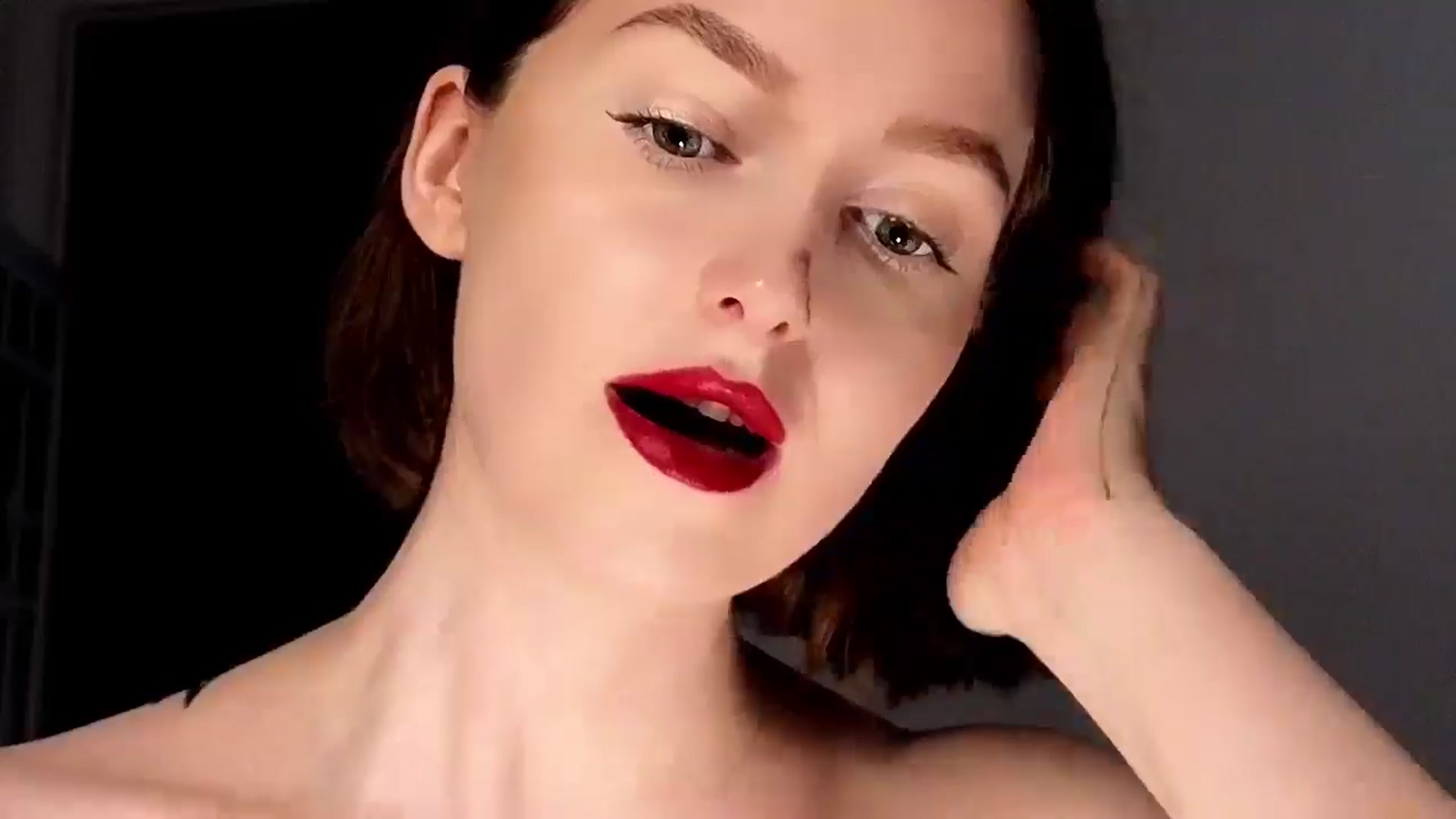 Gallery image thumbnail from Red_Lips_Girl's myfreecams stream on, 08/09/2025, 19:13 image 11 of 20