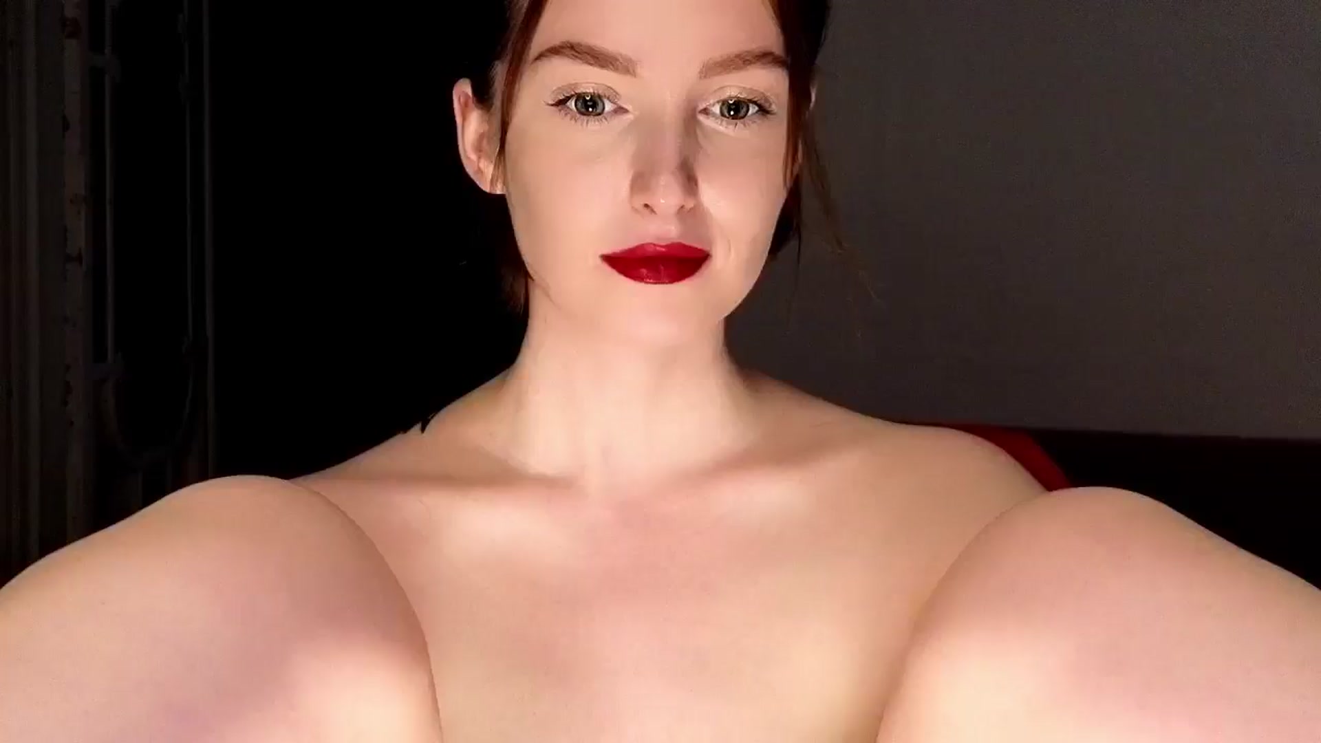 Gallery image thumbnail from Red_Lips_Girl's myfreecams stream on, 08/09/2025, 19:13 image 19 of 20