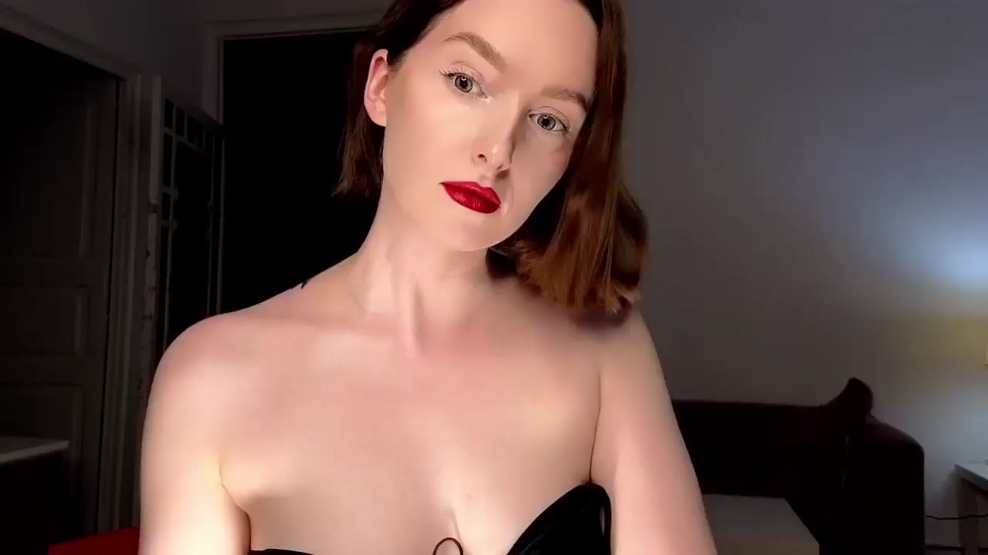Gallery image thumbnail from Red_Lips_Girl's myfreecams stream on, 08/10/2025, 22:09 image 2 of 20