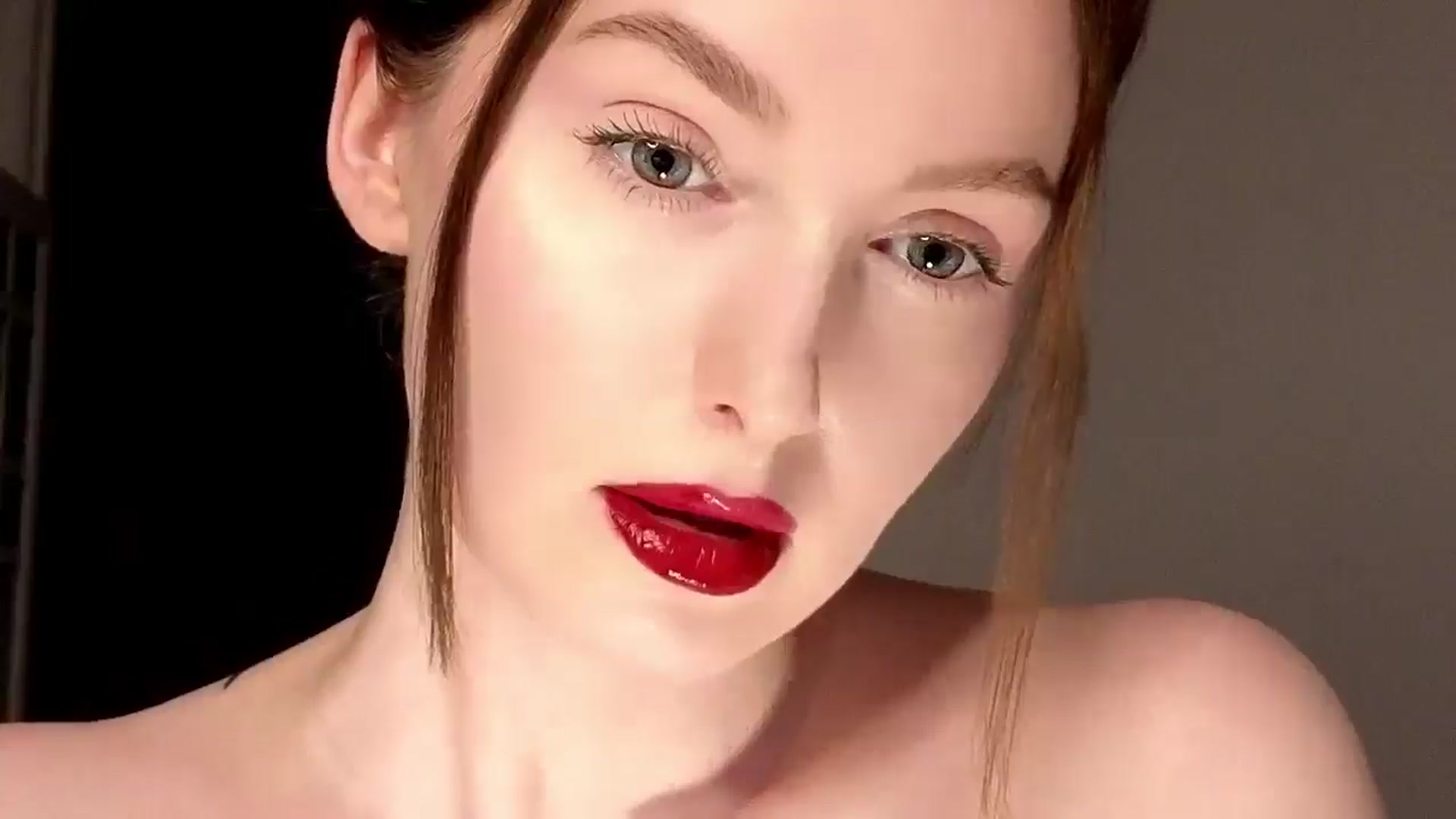 Gallery image thumbnail from Red_Lips_Girl's myfreecams stream on, 08/11/2025, 21:23 image 2 of 20