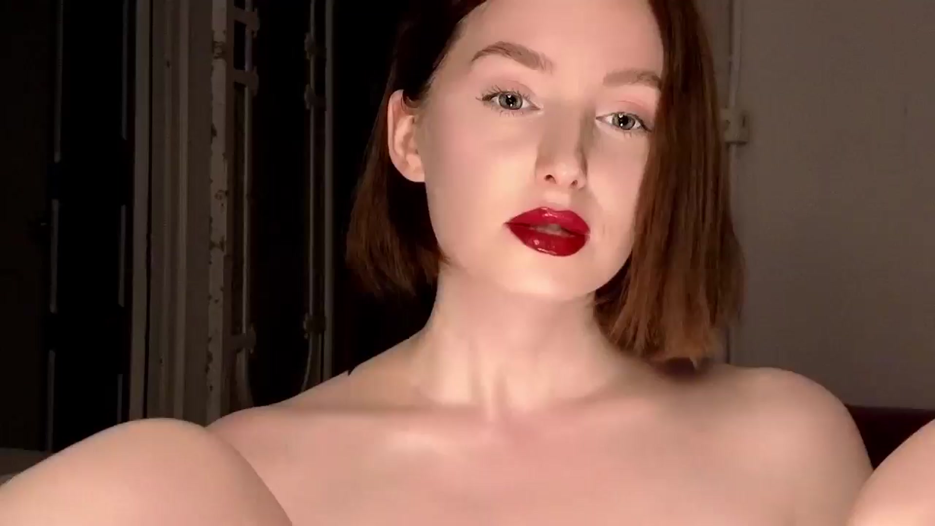 Gallery image thumbnail from Red_Lips_Girl's myfreecams stream on, 08/11/2025, 21:23 image 5 of 20