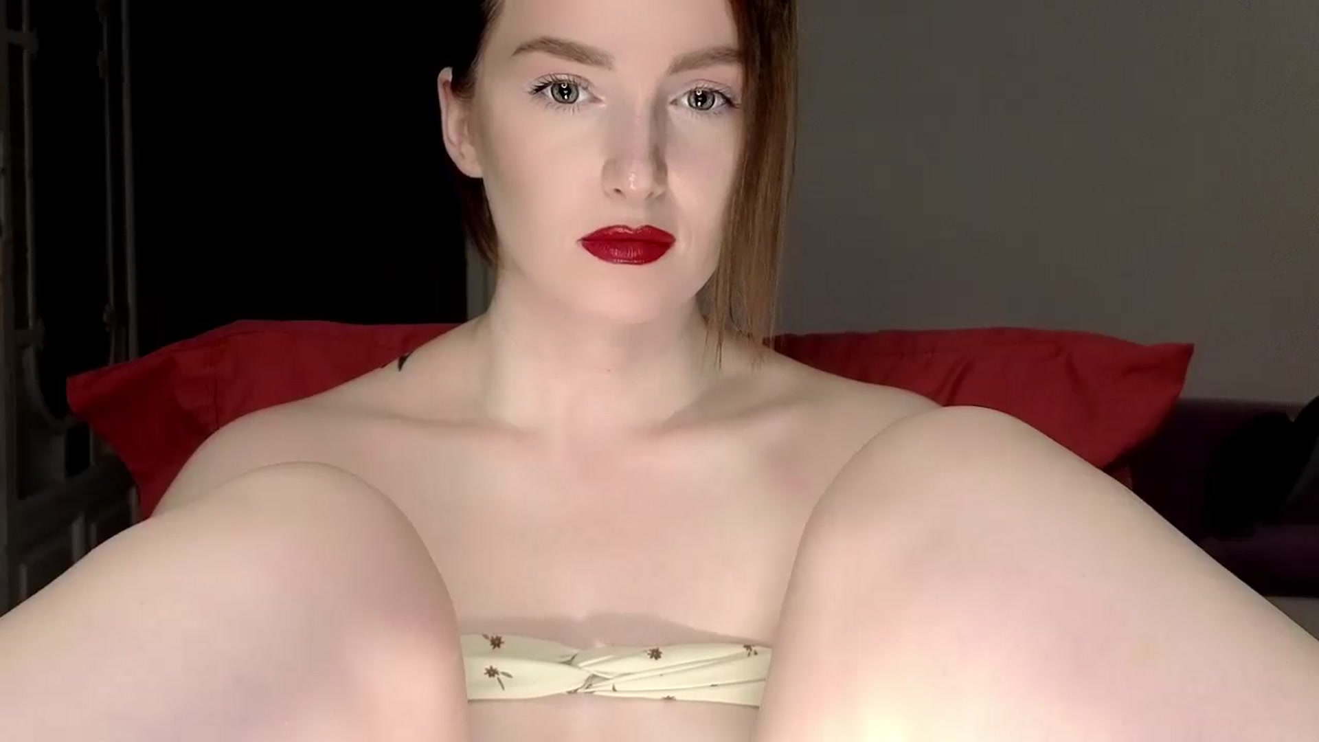 Gallery image thumbnail from Red_Lips_Girl's myfreecams stream on, 08/19/2025, 22:17 image 9 of 20