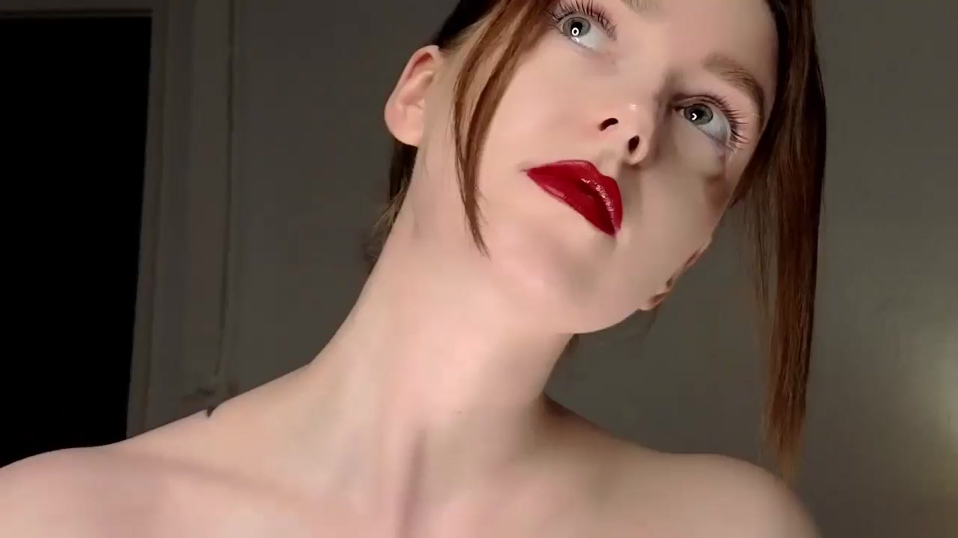 Gallery image thumbnail from Red_Lips_Girl's myfreecams stream on, 08/19/2025, 22:17 image 1 of 20
