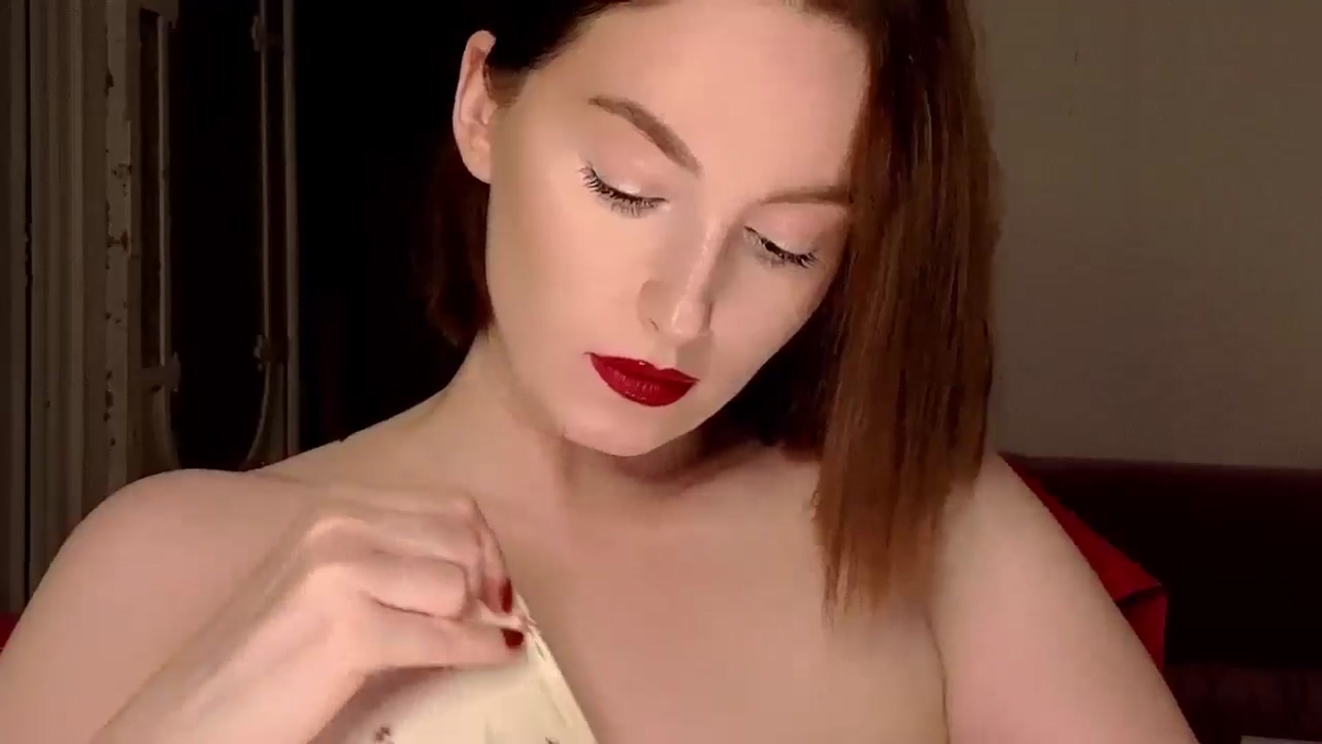 Gallery image thumbnail from Red_Lips_Girl's myfreecams stream on, 08/19/2025, 23:24 image 18 of 20