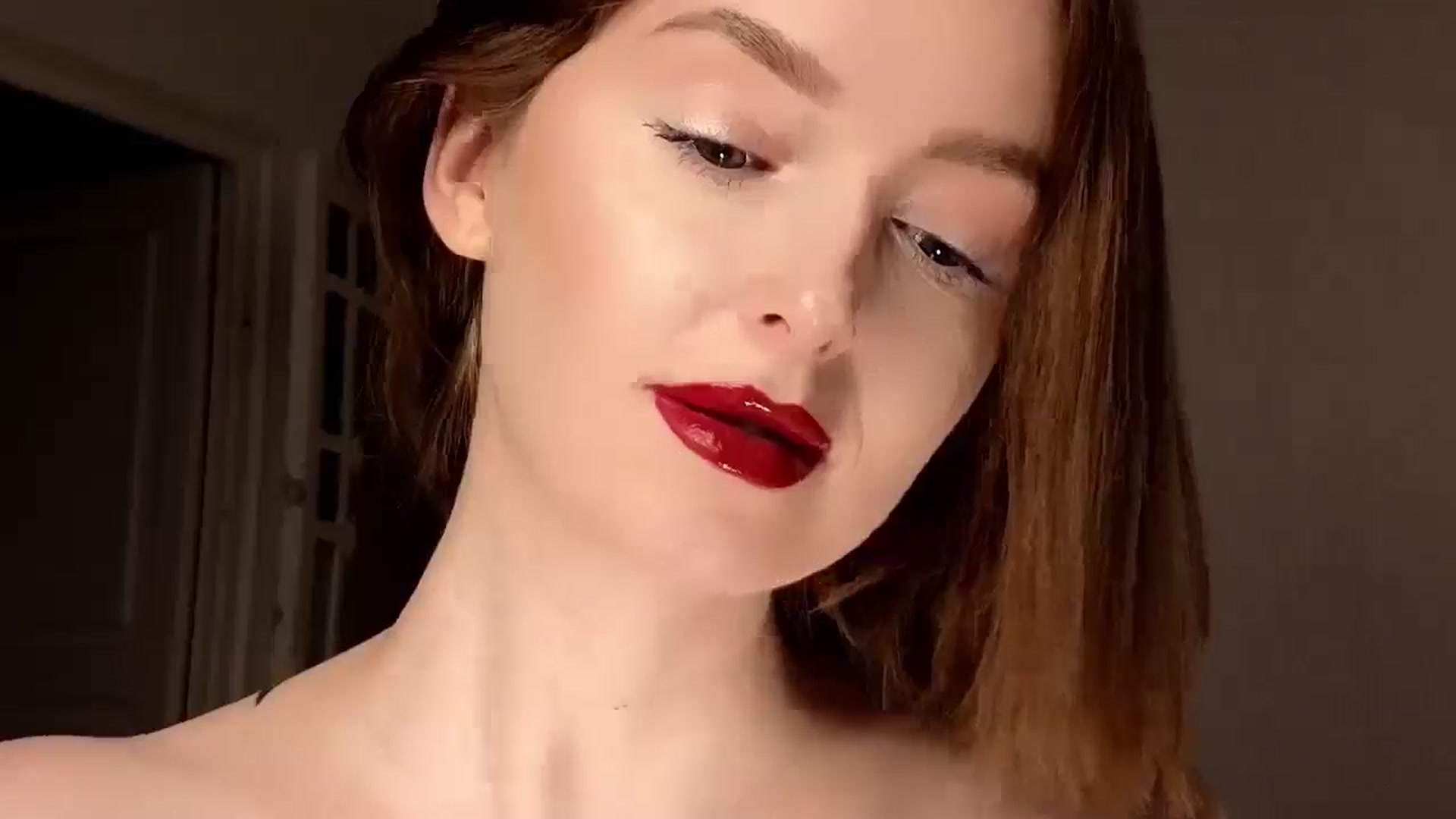Gallery image thumbnail from Red_Lips_Girl's myfreecams stream on, 08/19/2025, 23:24 image 3 of 20