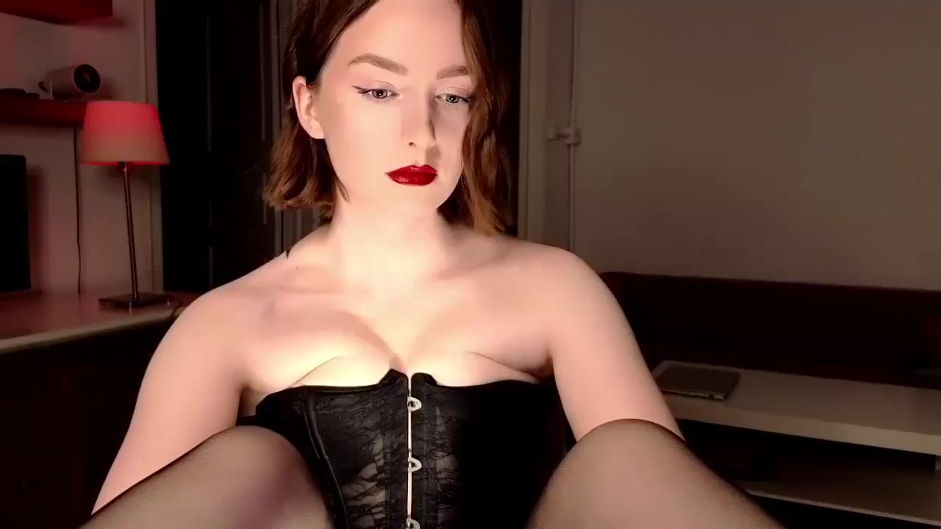 Gallery image thumbnail from Red_Lips_Girl's myfreecams stream on, 08/22/2025, 22:23 image 1 of 20